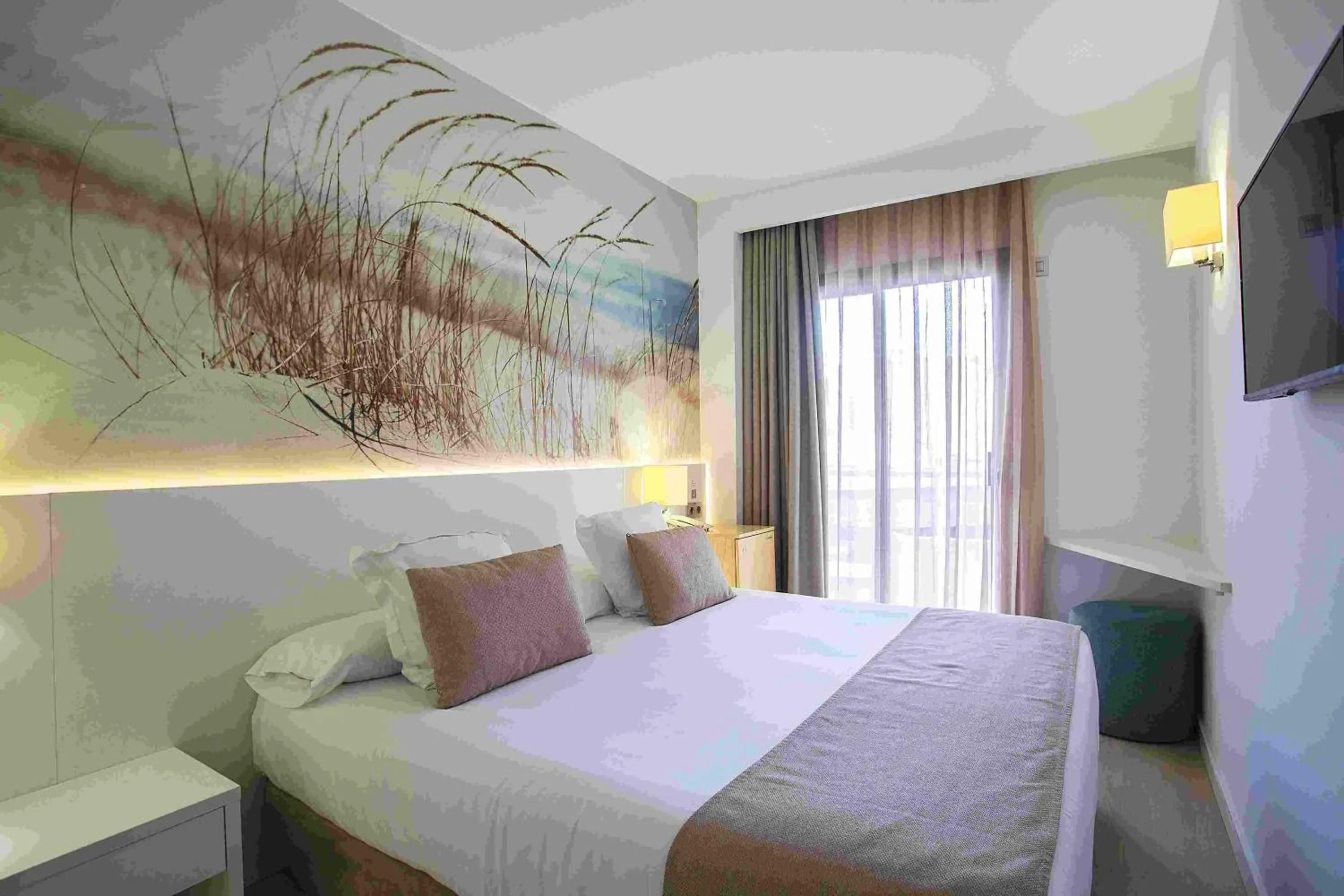 Bed in BQ Can Picafort Hotel