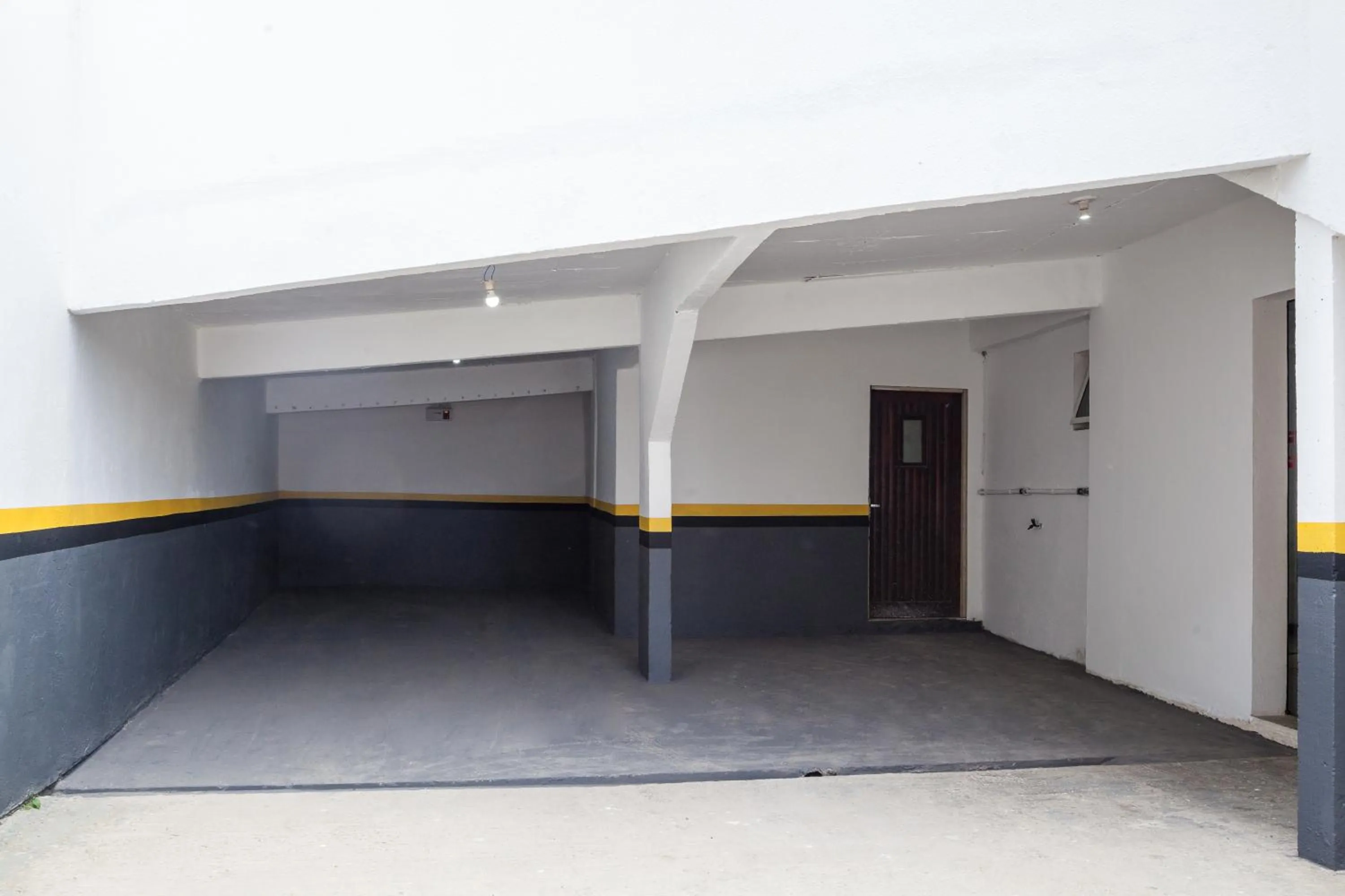 Parking in 55 Smart Hotel