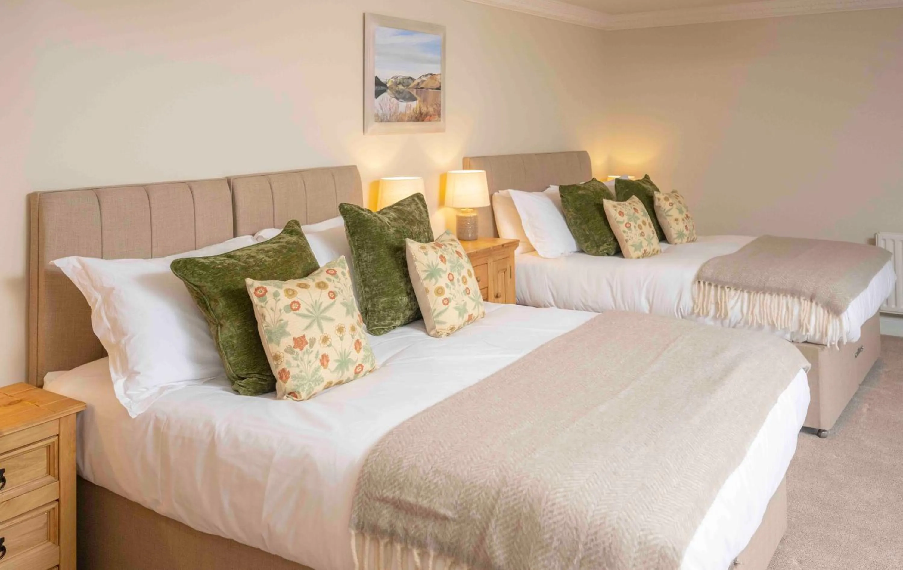 Property building, Bed in Cross Keys Inn Ettrickbridge