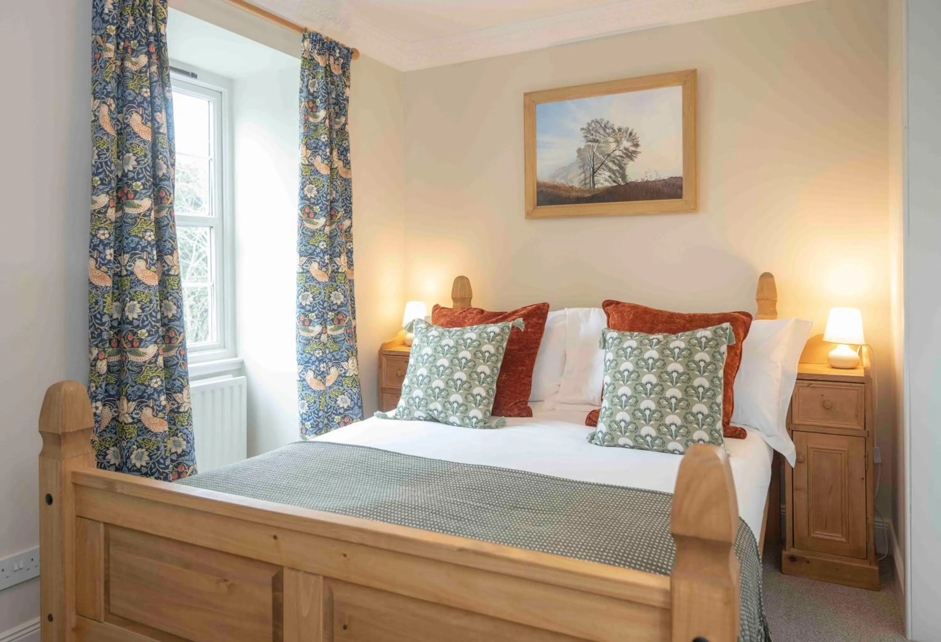 Property building, Bed in Cross Keys Inn Ettrickbridge