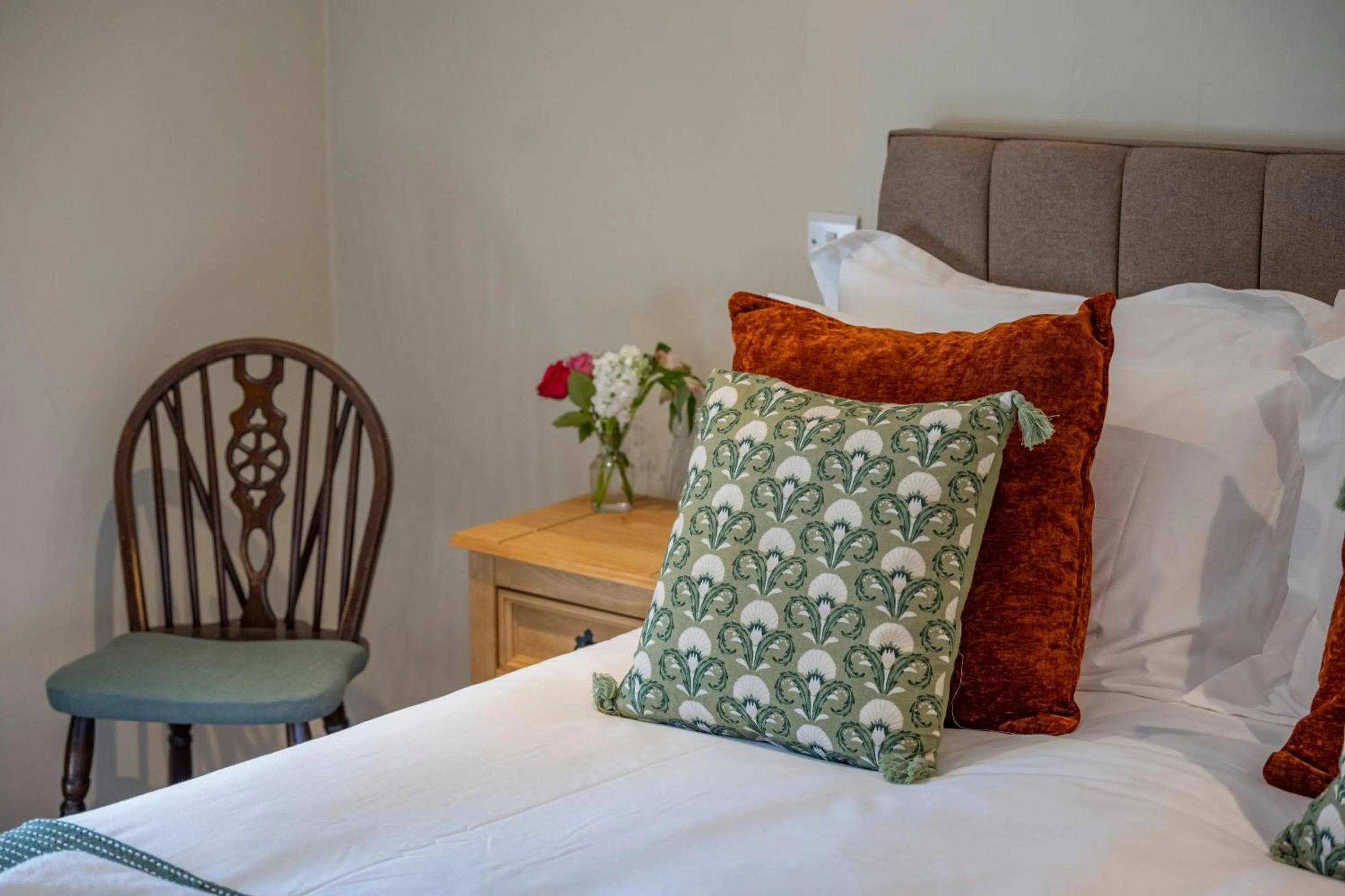 Bed in Cross Keys Inn Ettrickbridge