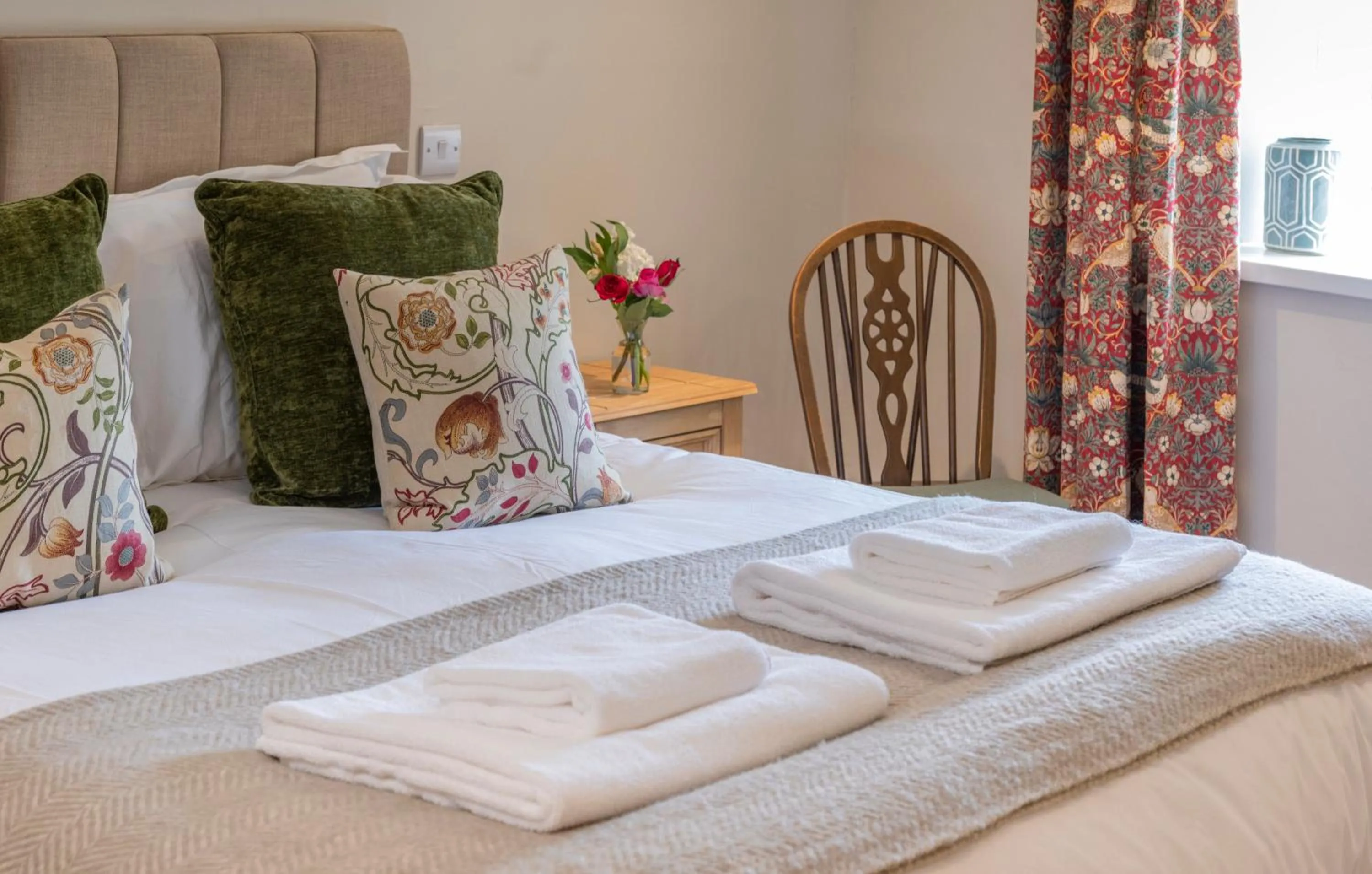 Bed in Cross Keys Inn Ettrickbridge