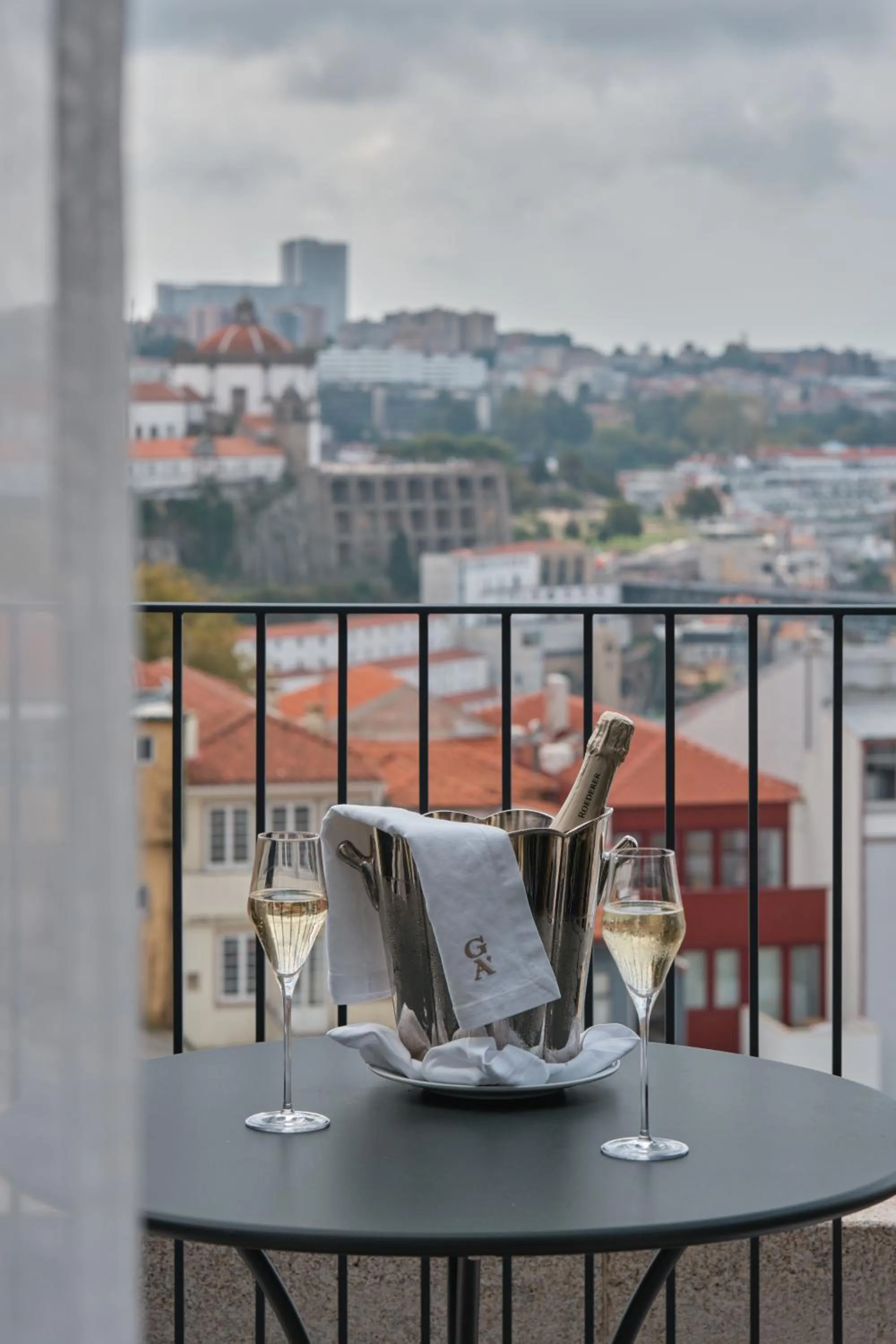 Day in GA Palace Hotel & Spa, a XIXth-Century Villa