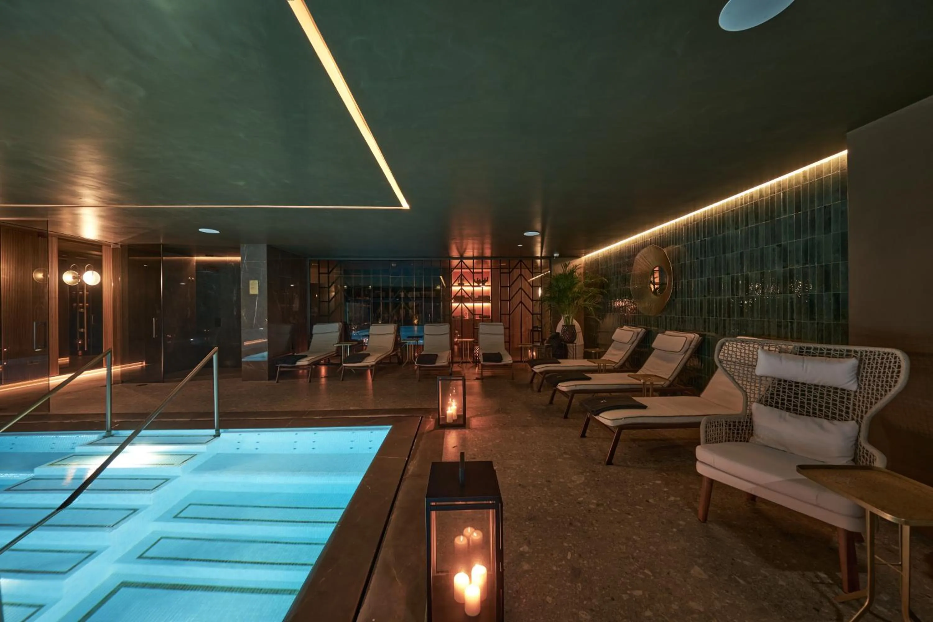 Swimming pool in GA Palace Hotel & Spa, a XIXth-Century Villa