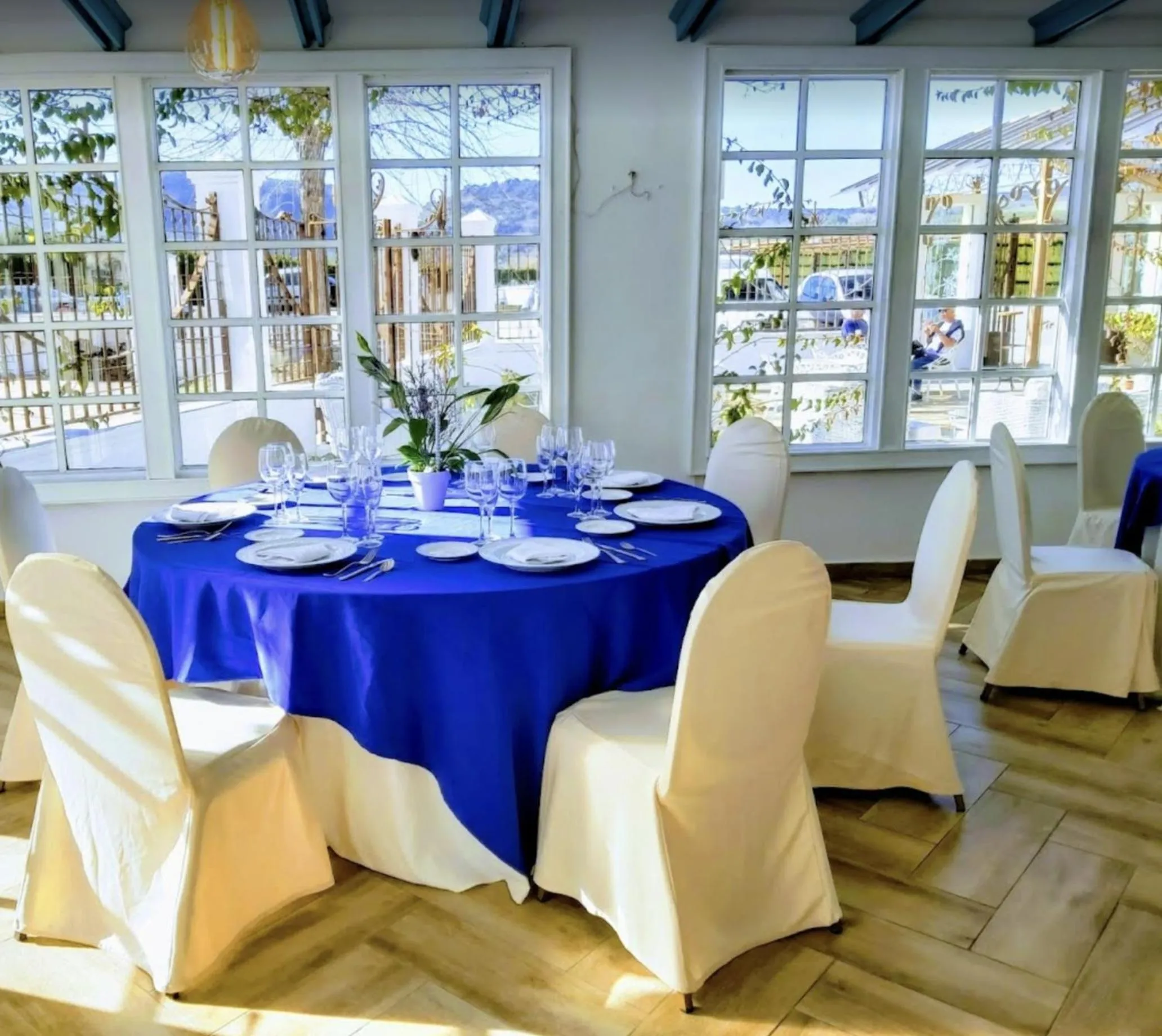 Restaurant/places to eat in Hotel Ronda Valley