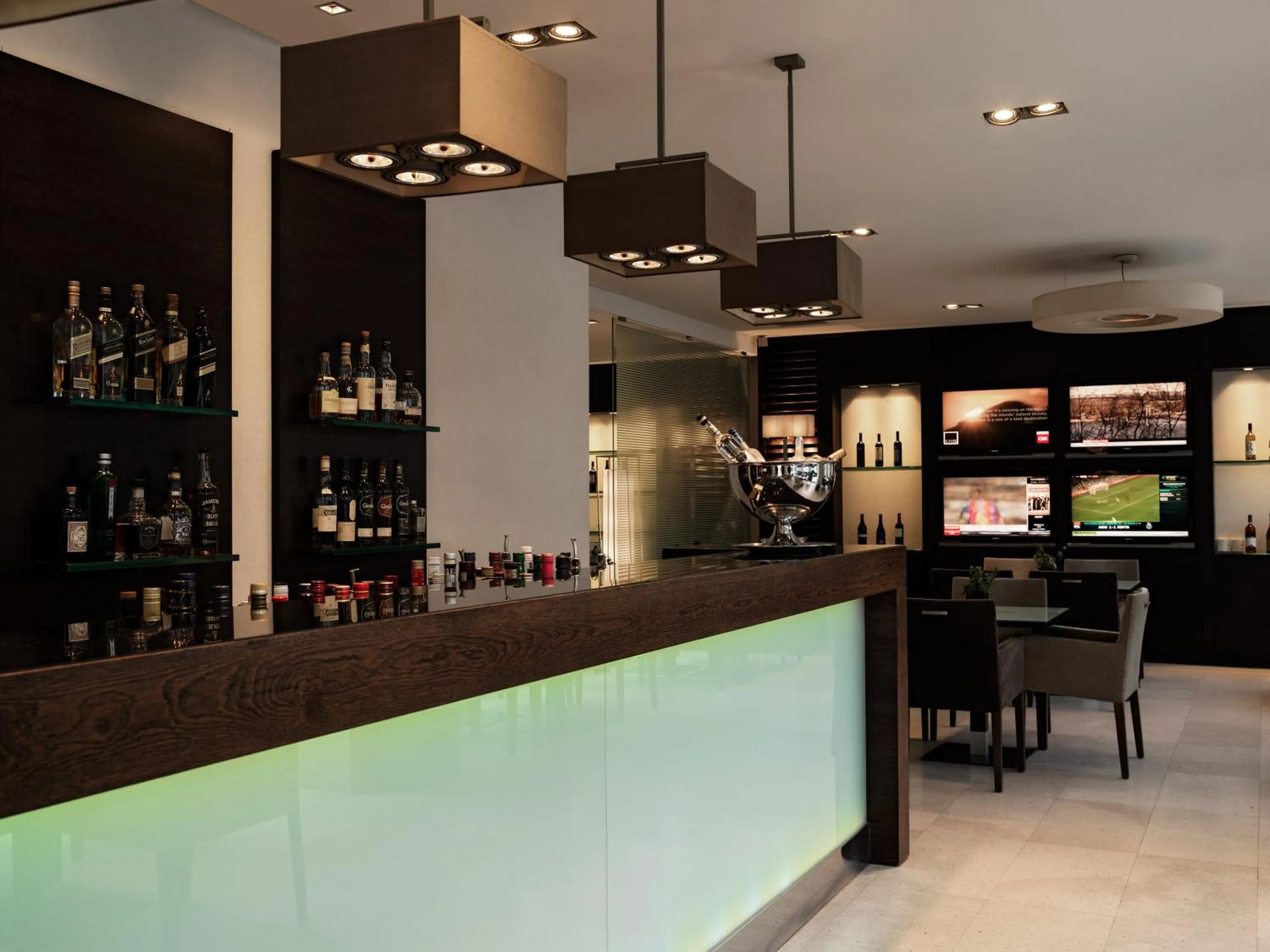 Restaurant/places to eat in Galaxy Iraklio Hotel