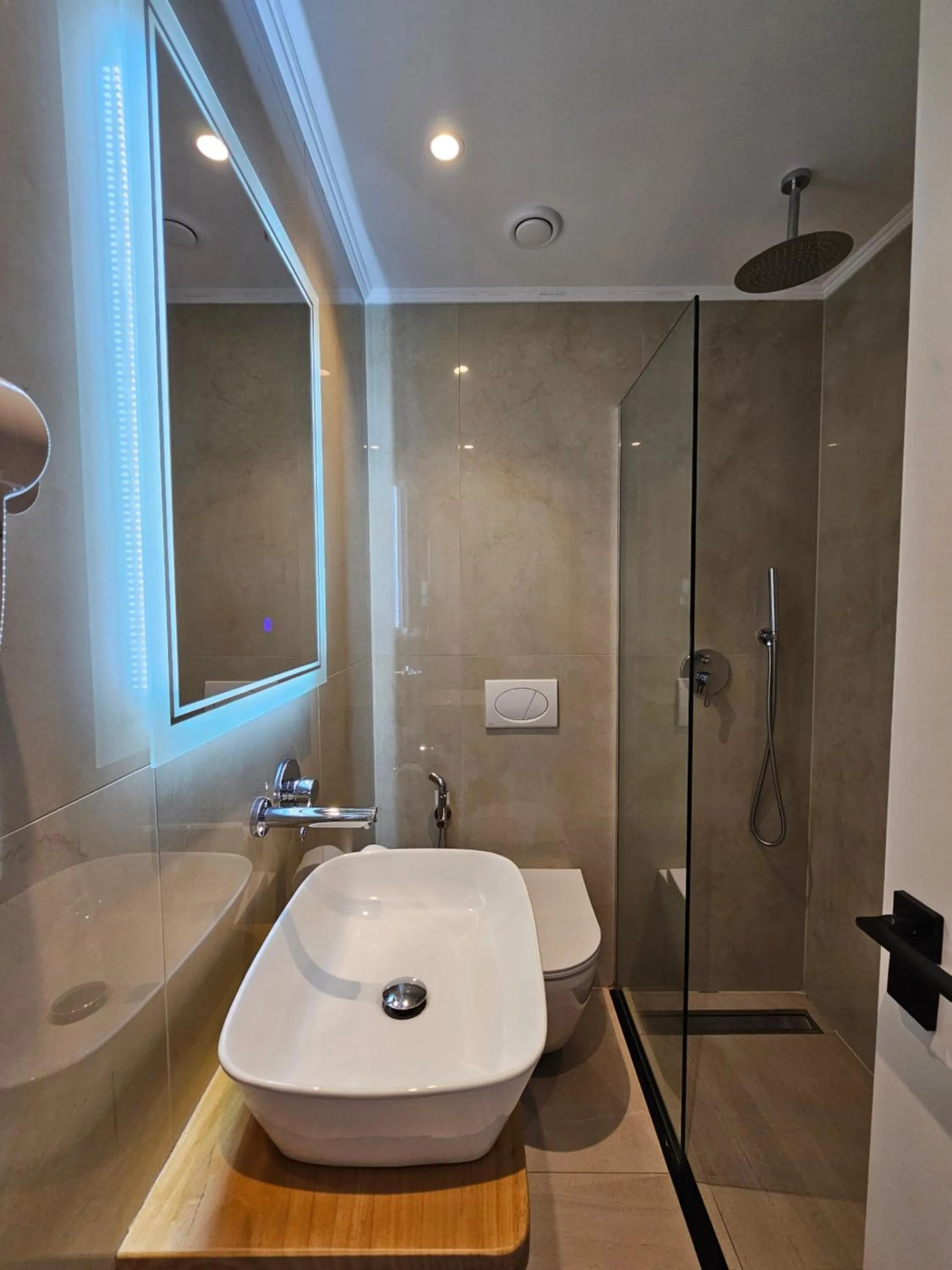 Bathroom in Monel Hotel