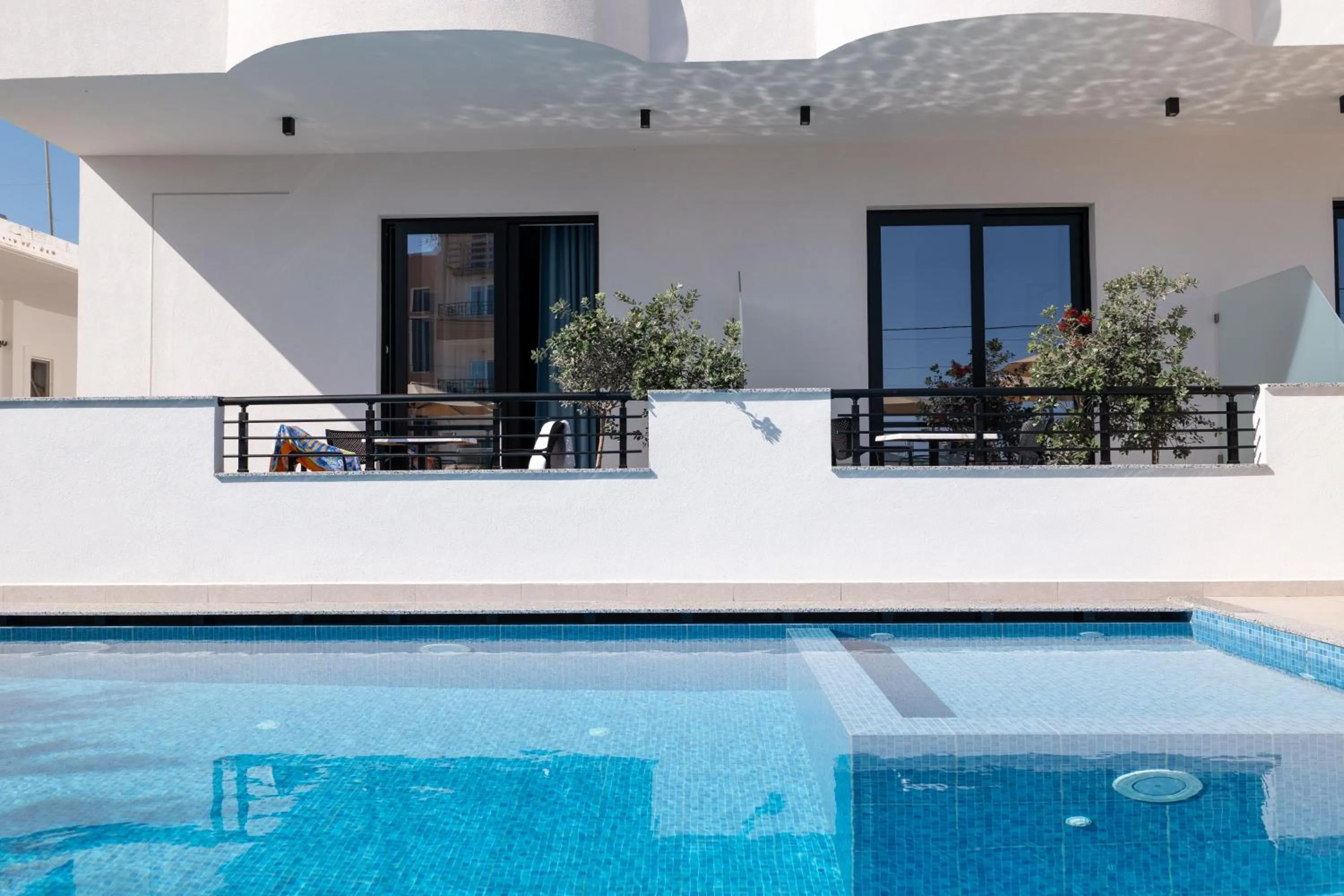 Balcony/Terrace in Monel Hotel