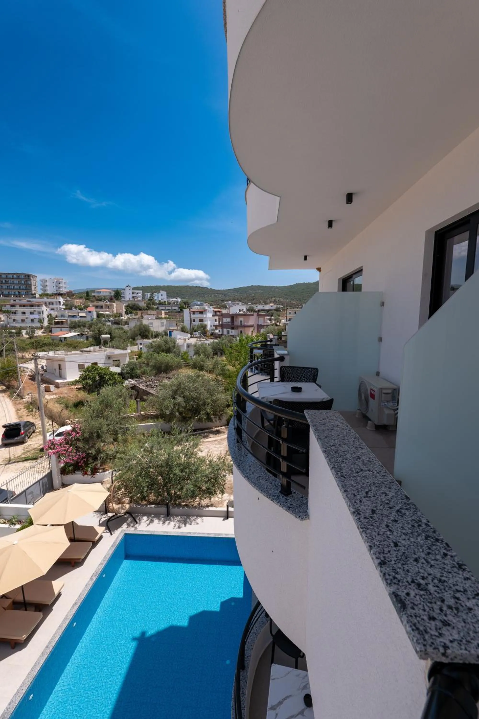 Balcony/Terrace in Monel Hotel