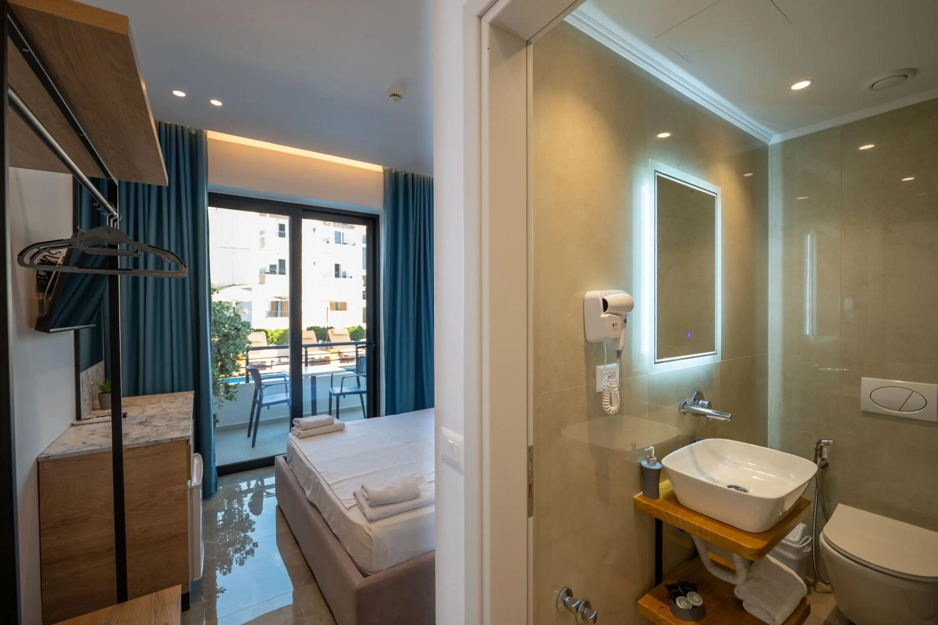 Bathroom in Monel Hotel