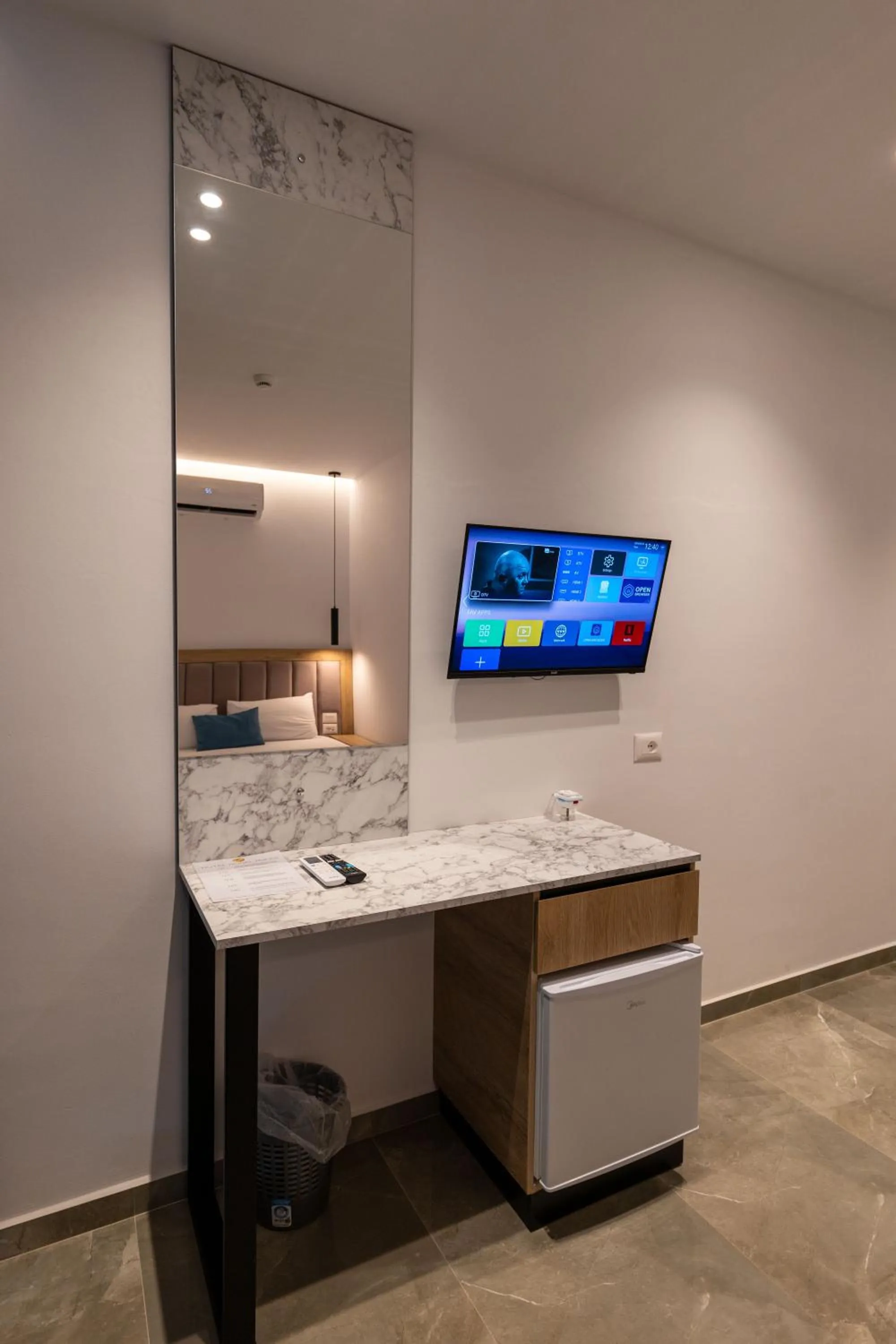 TV and multimedia in Monel Hotel