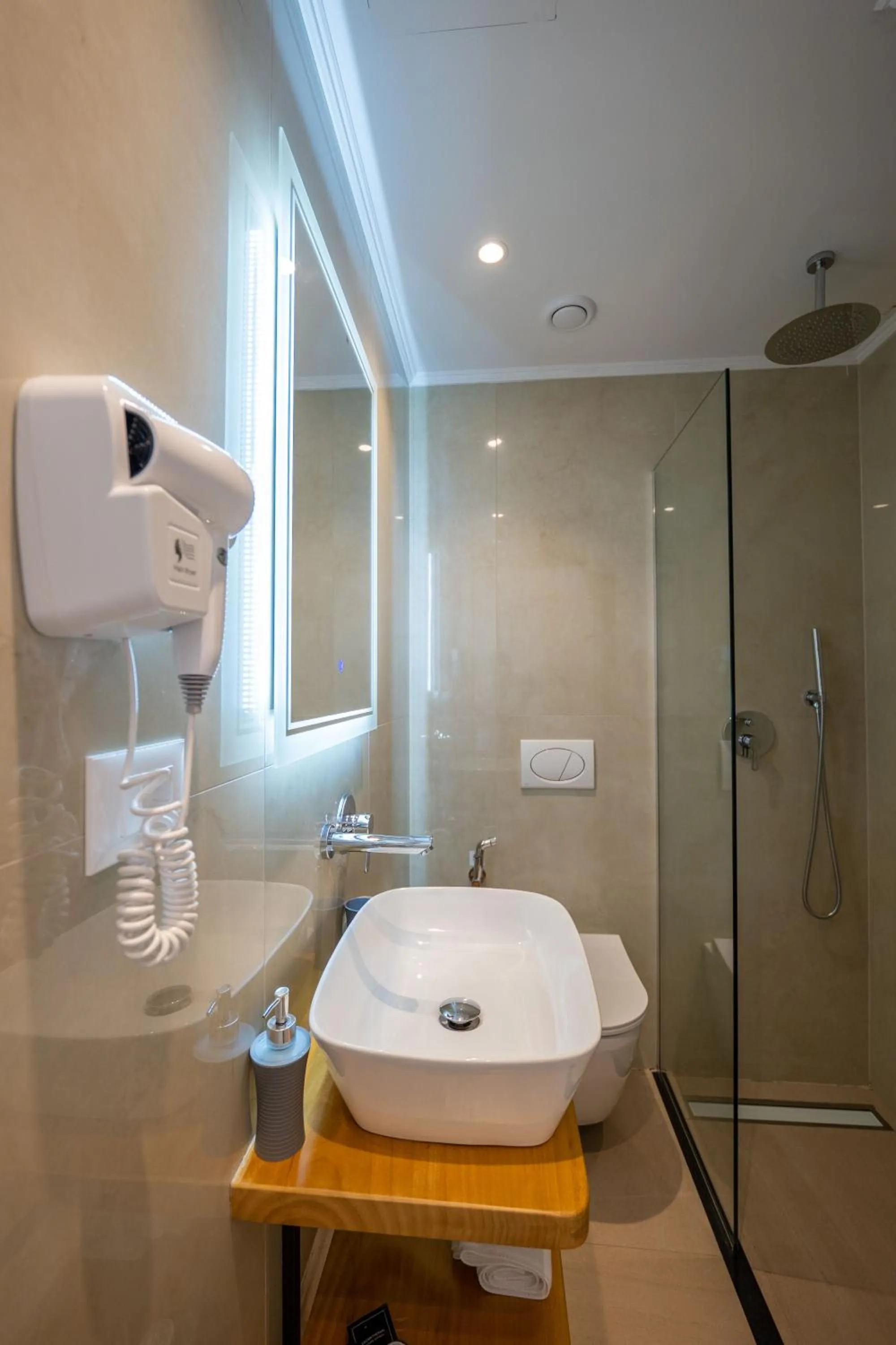 Bathroom in Monel Hotel