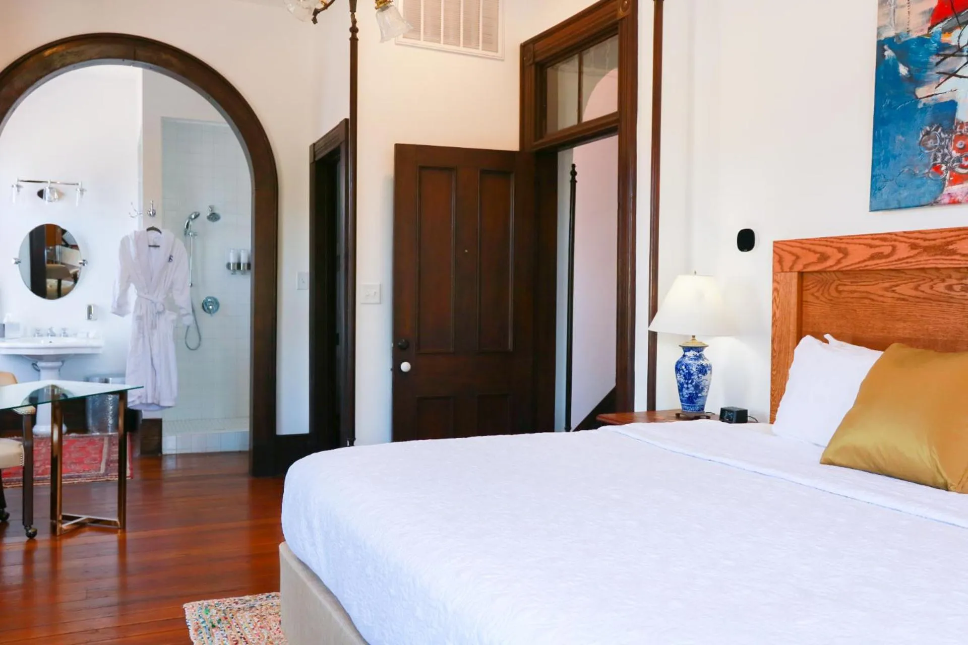 Bed in Summit Street Inns