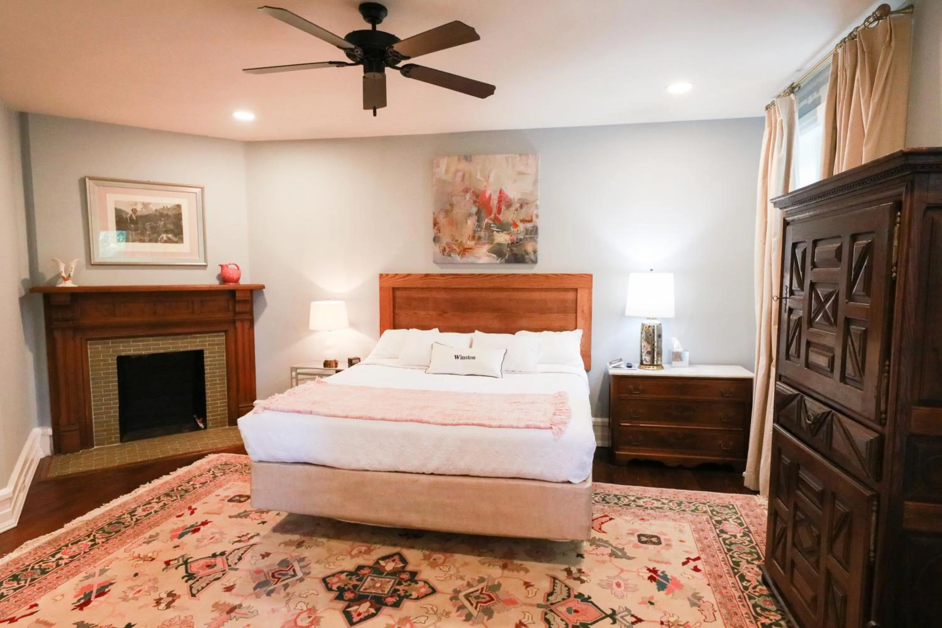 Bed in Summit Street Inns