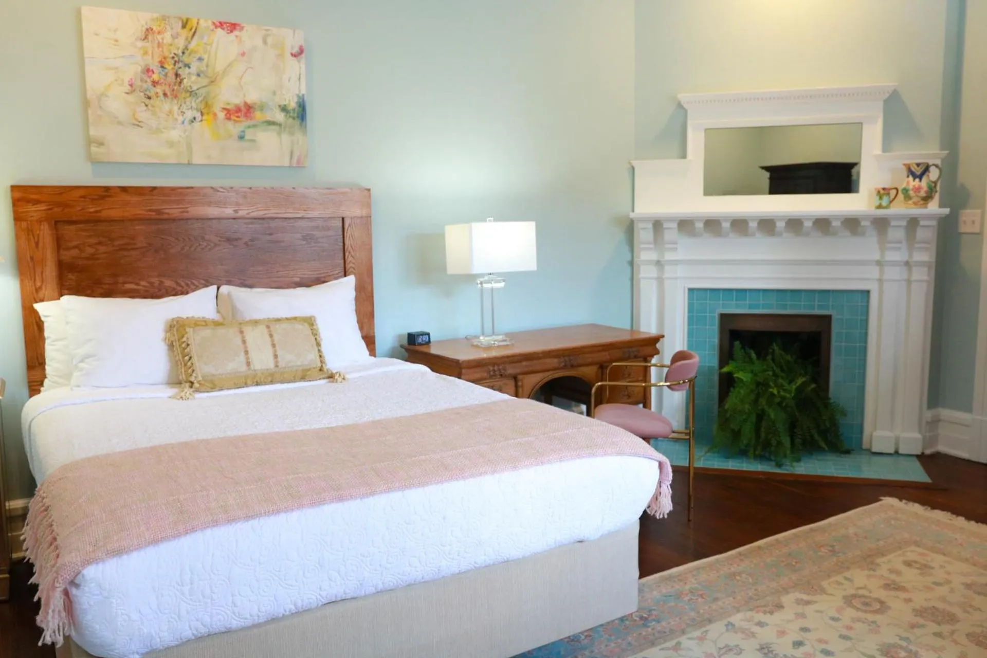 Bed in Summit Street Inns