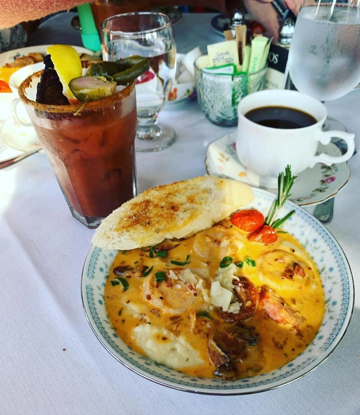 Breakfast in Summit Street Inns