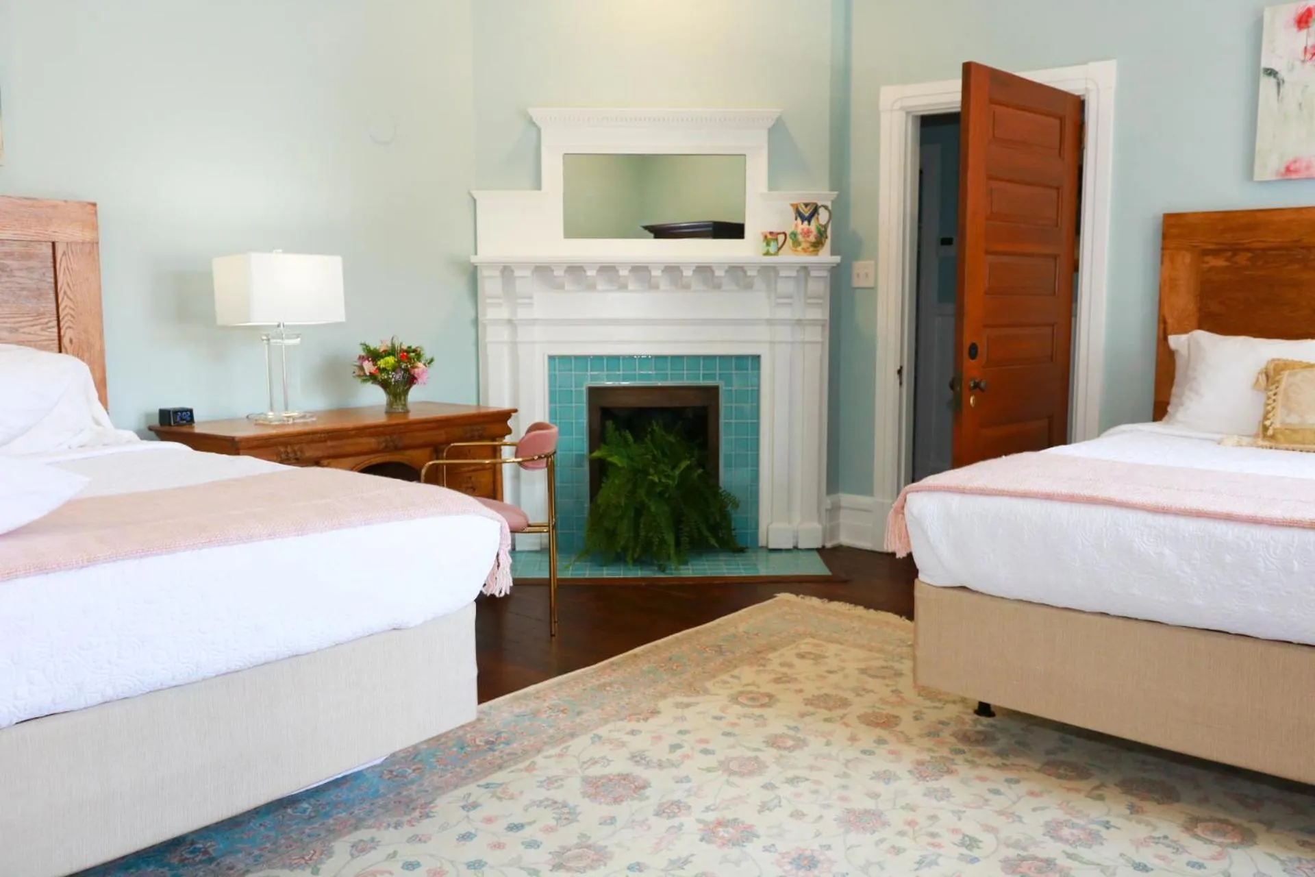 Bed in Summit Street Inns