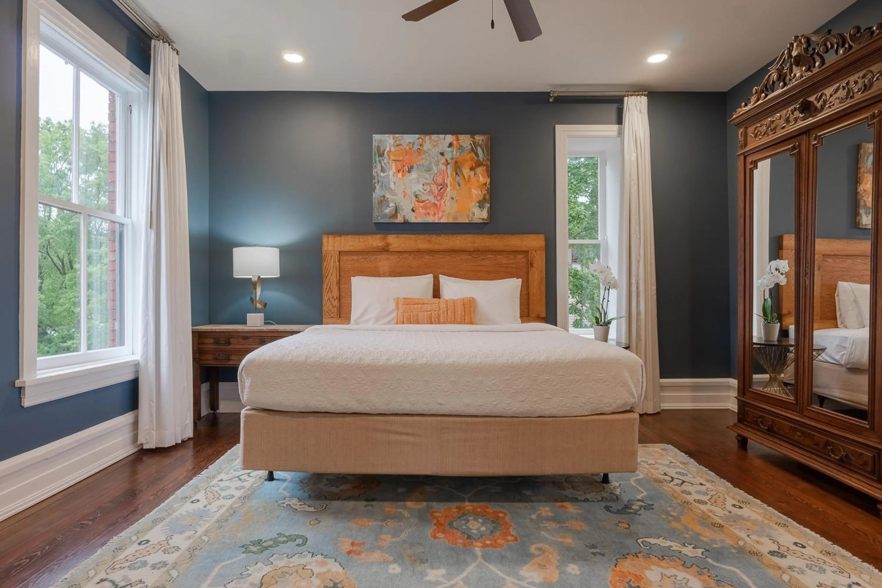 Bed in Summit Street Inns