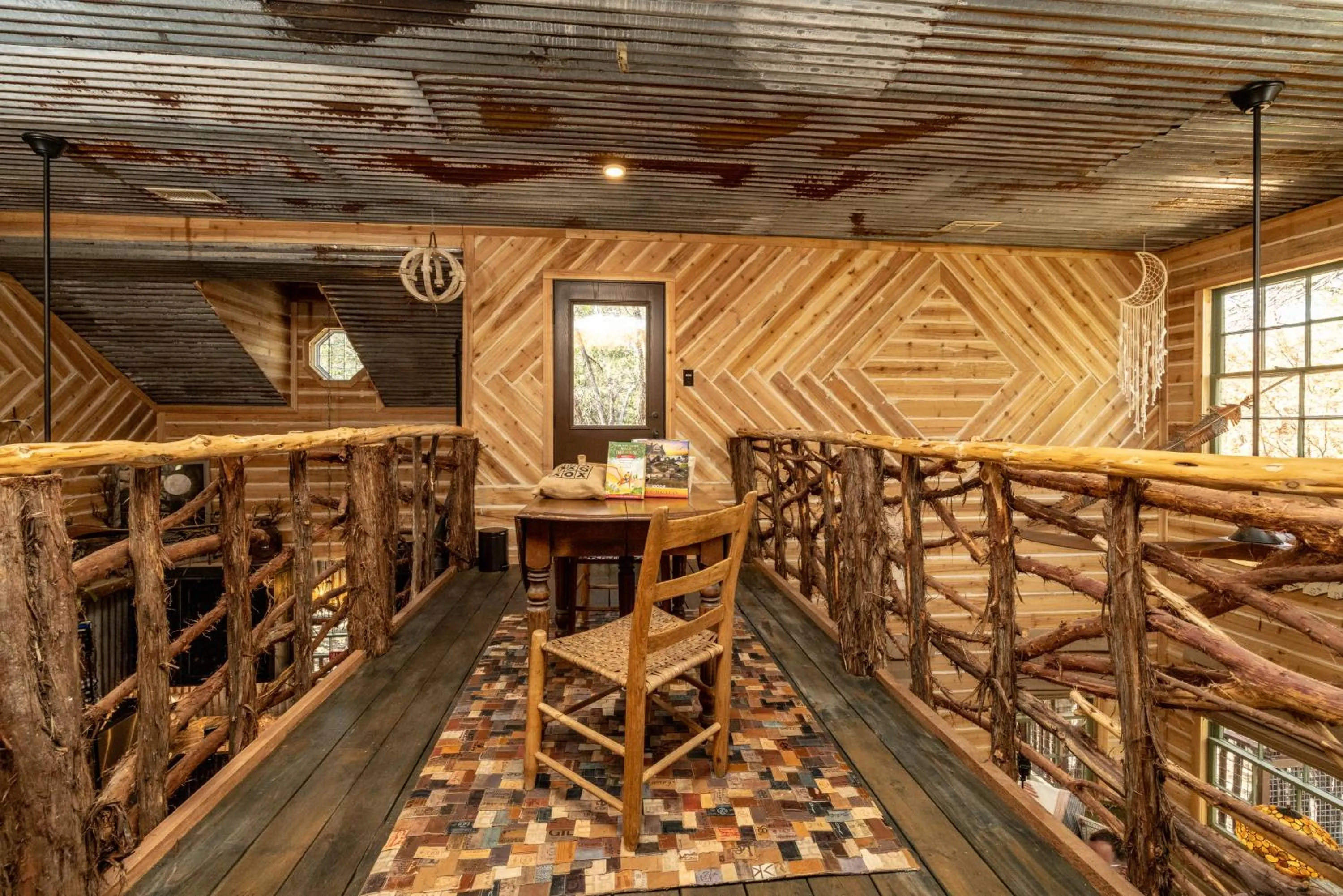 Game Room in "Magical Treehouse" w spiral slide off the deck 350 acres on the Brazos River! Tubing! Petting Zoo!