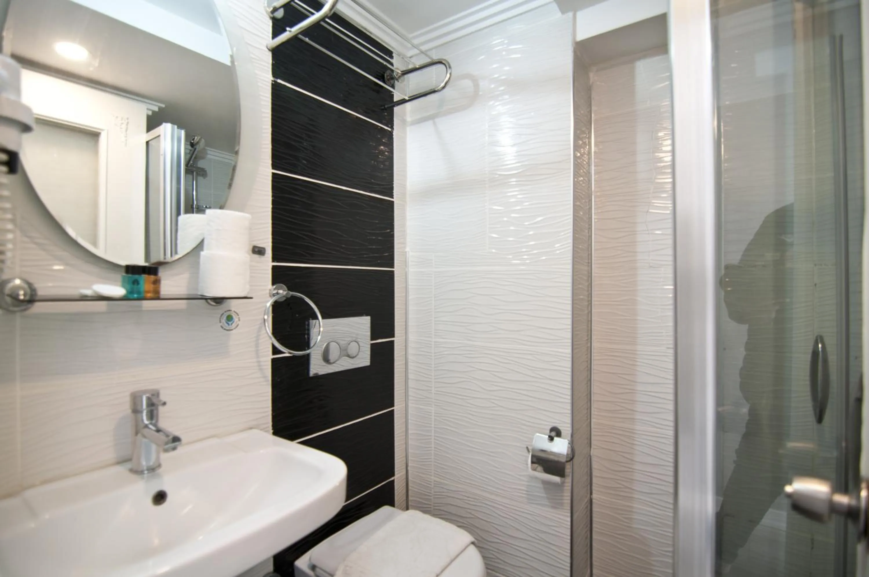 Shower in Nova City Hotel