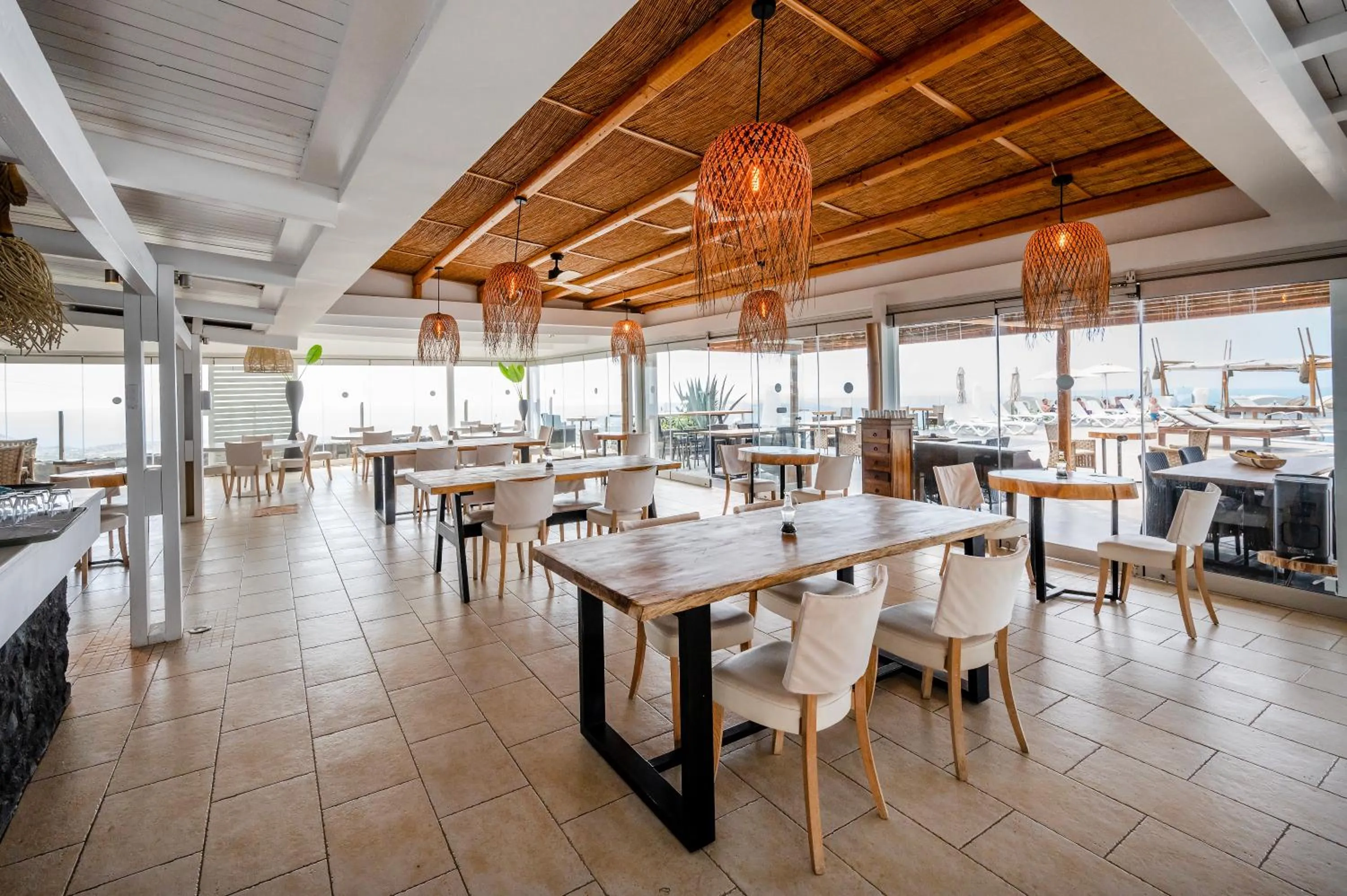 Restaurant/places to eat in Orizontes Hotel Santorini