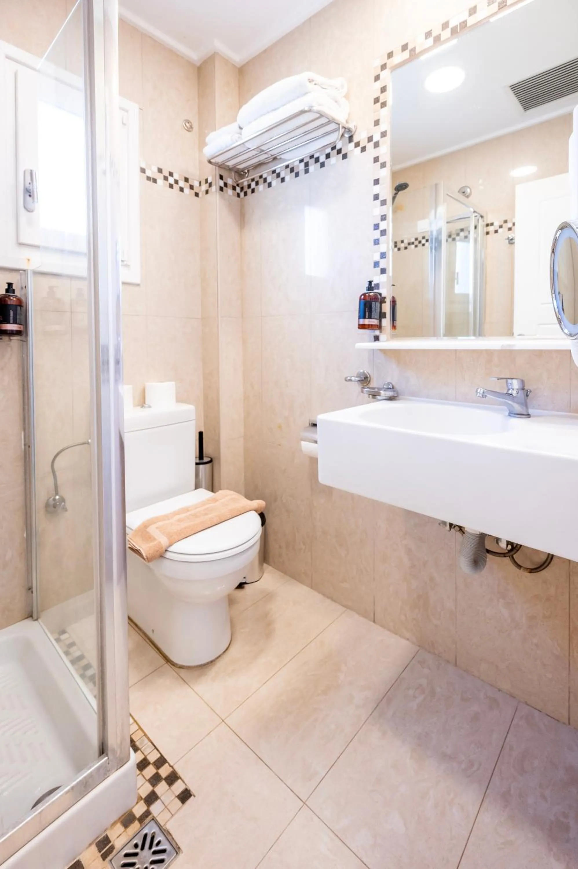 Bathroom in Orizontes Hotel Santorini