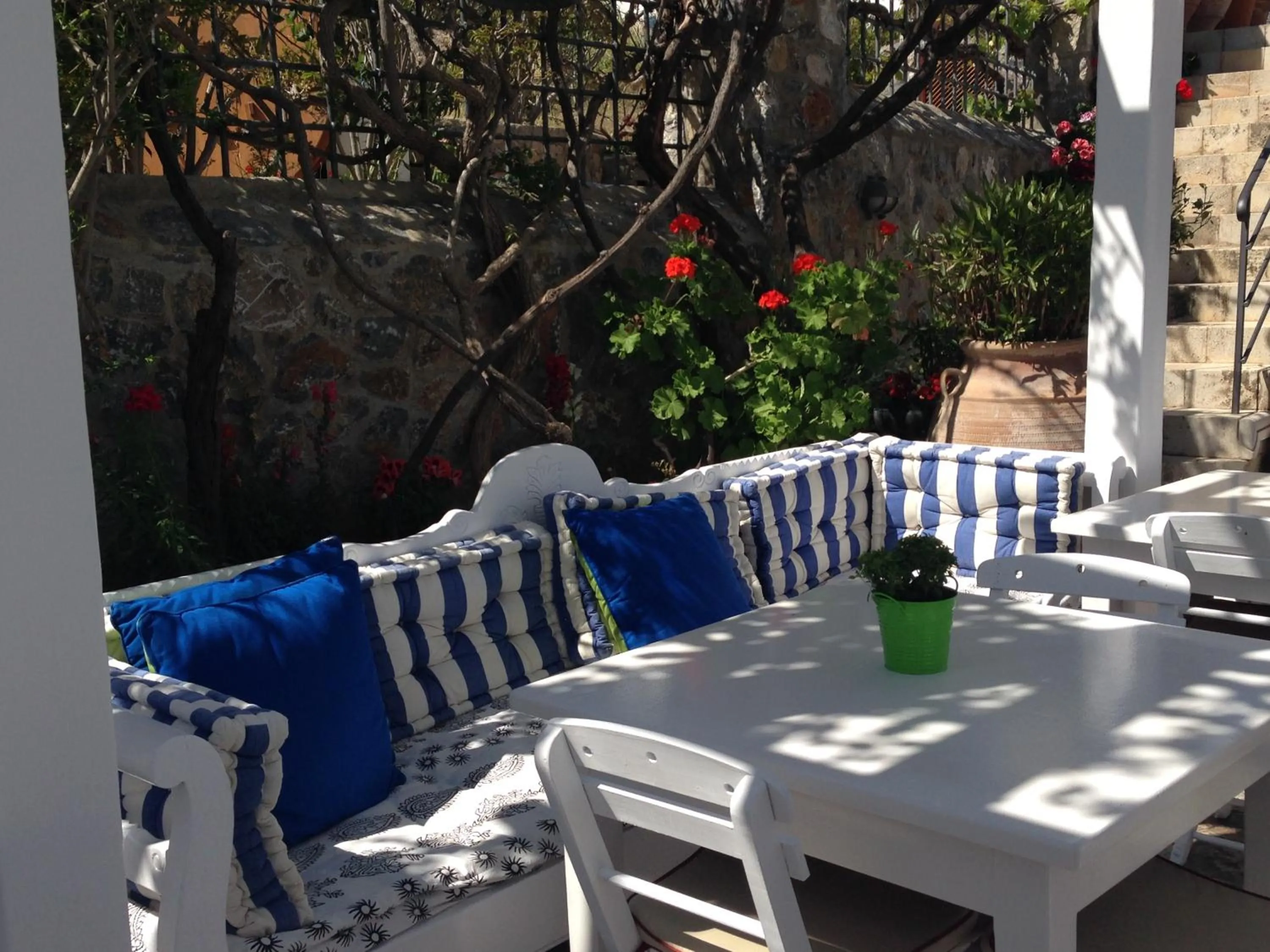 Garden in Melenos Art Boutique Hotel