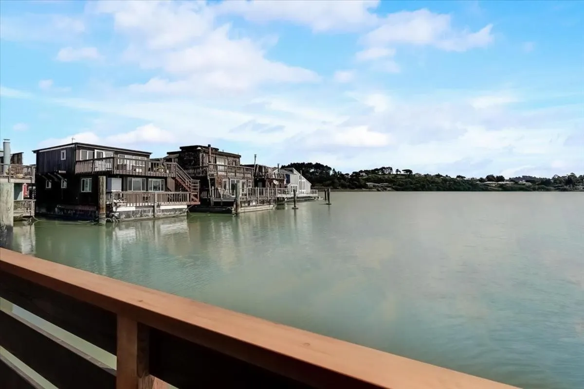 Balcony/Terrace in Floating Condos of Commodore 11
