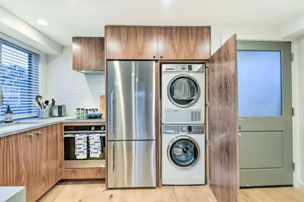 Floating Condos of Commodore 11