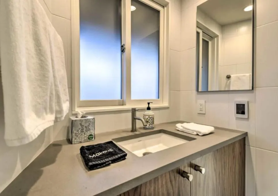 Floating Condos of Commodore 11