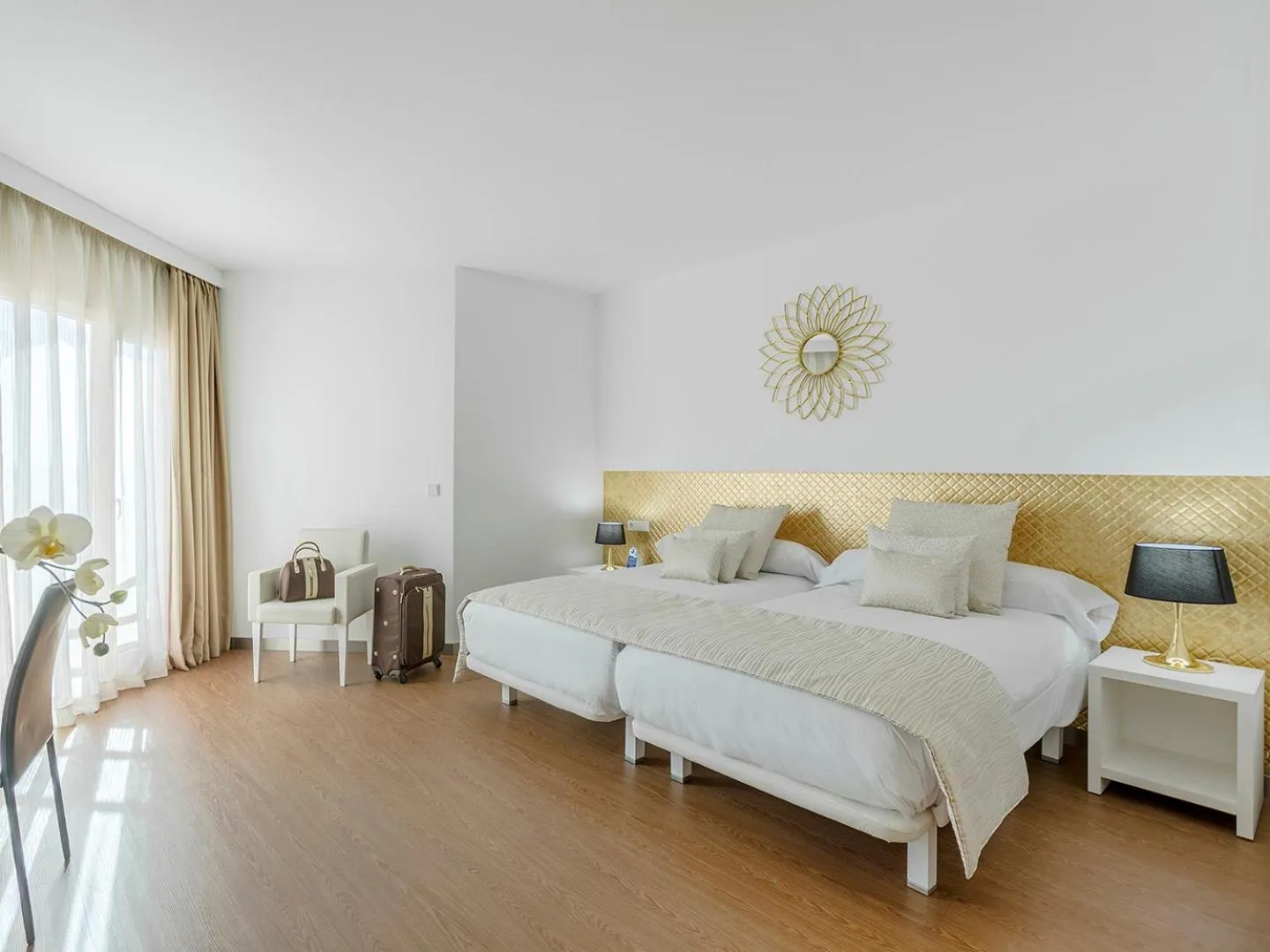 Bed in Oliva Nova Beach & Golf Hotel