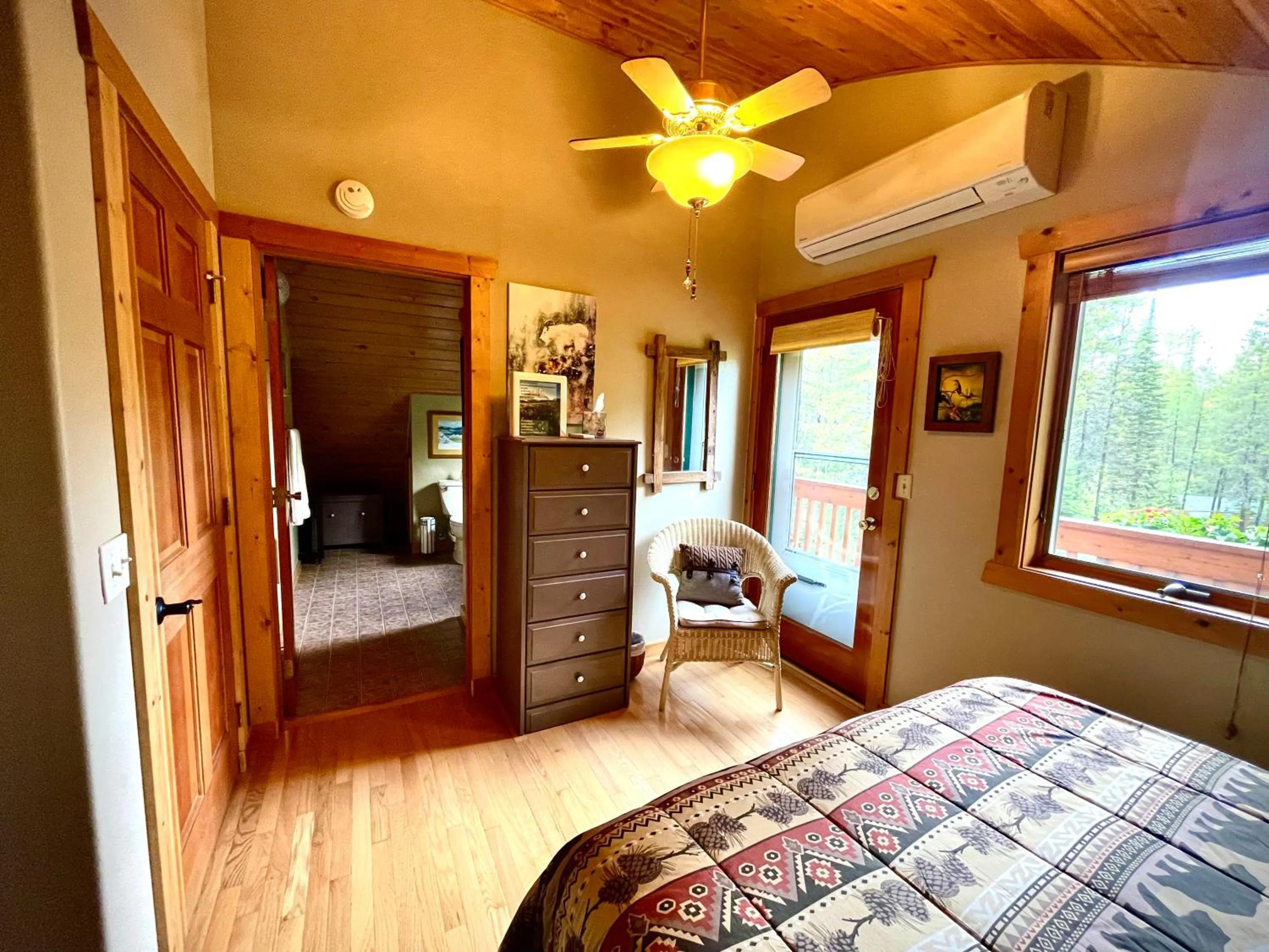 Bed in Moss Mountain Inn