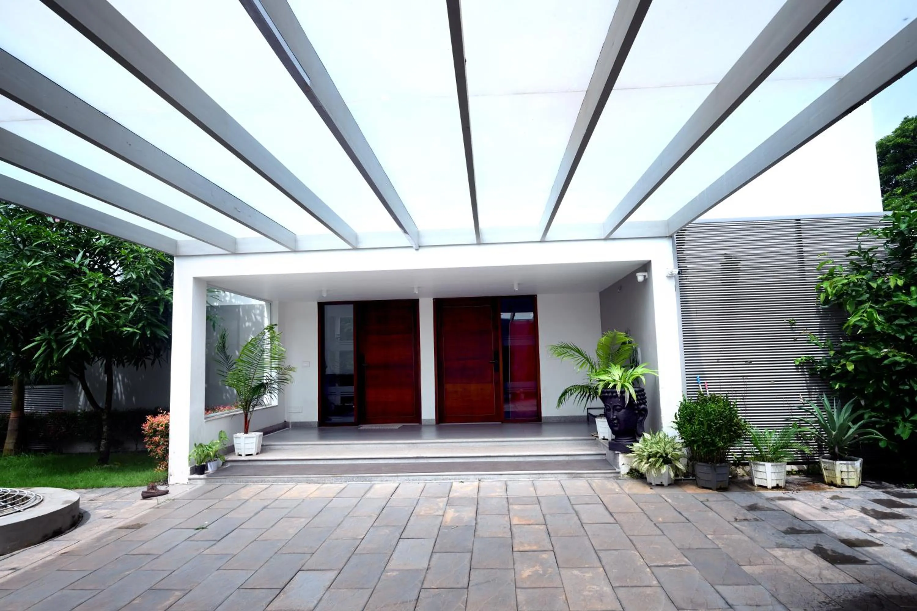 Facade/entrance in The Meadows