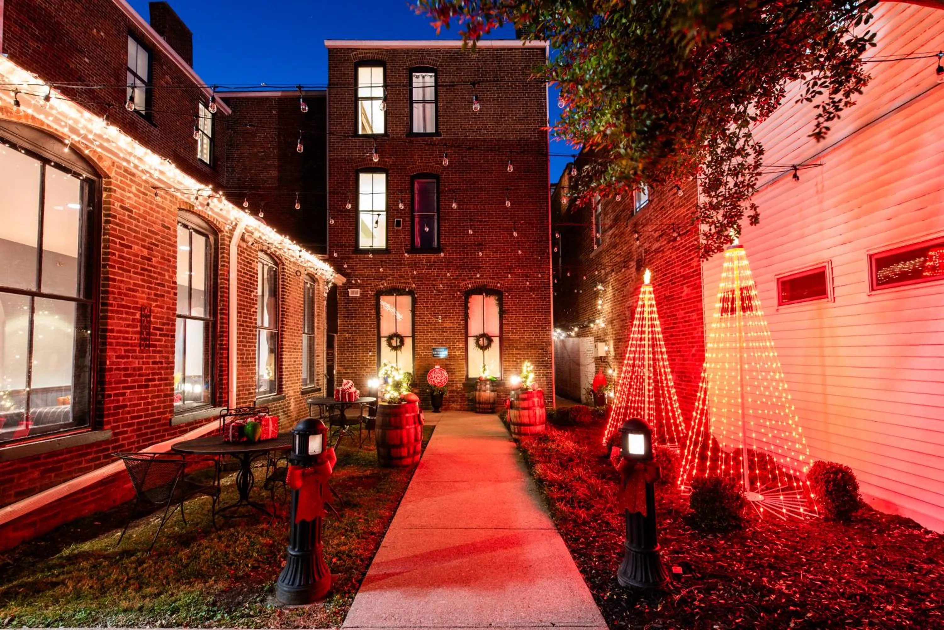 Inner courtyard view in The Woodford Hotel