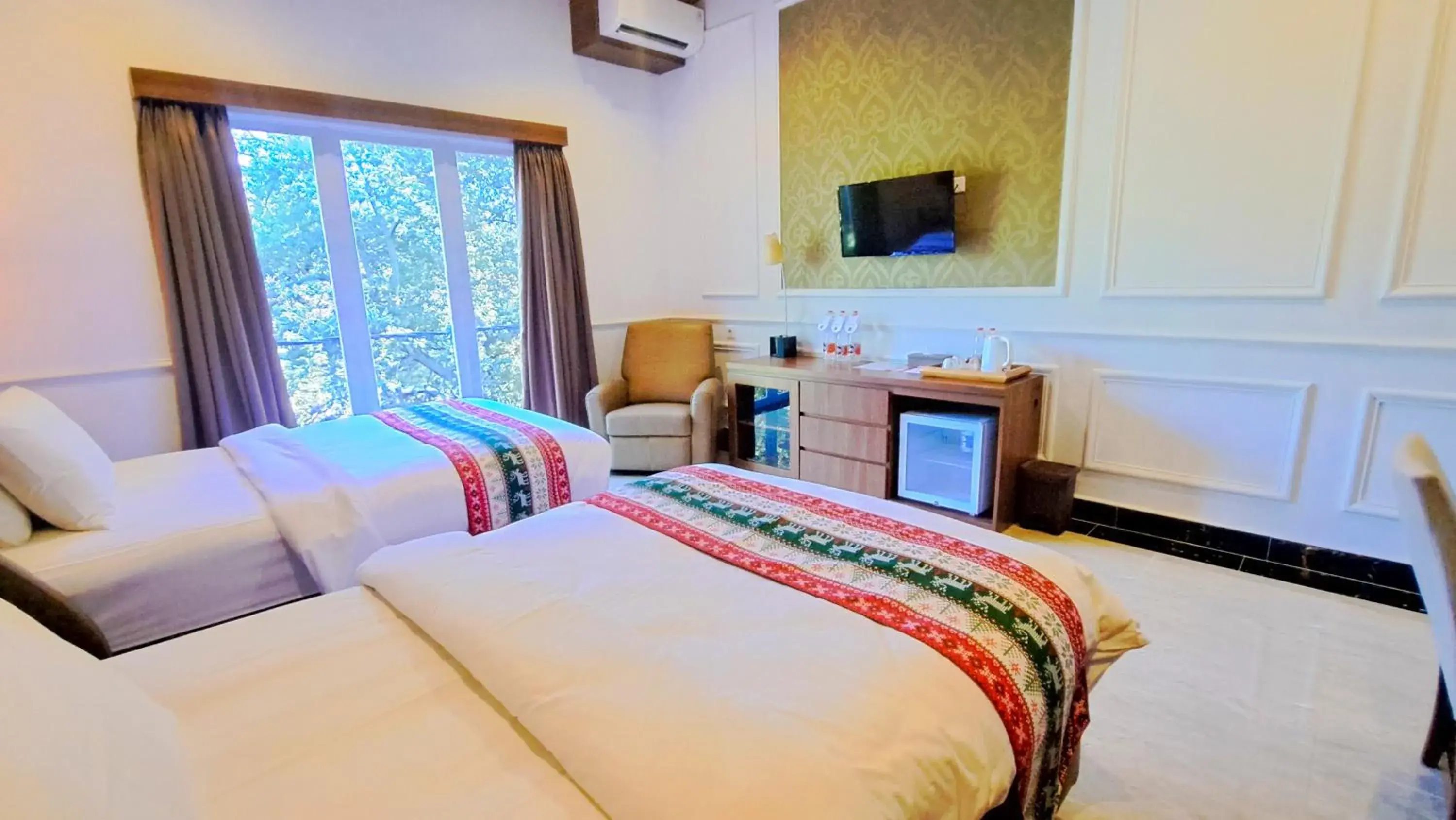 Superior Twin Room in Gili Beachfront Suites Superior Twin Room in Gili Beachfront Suites