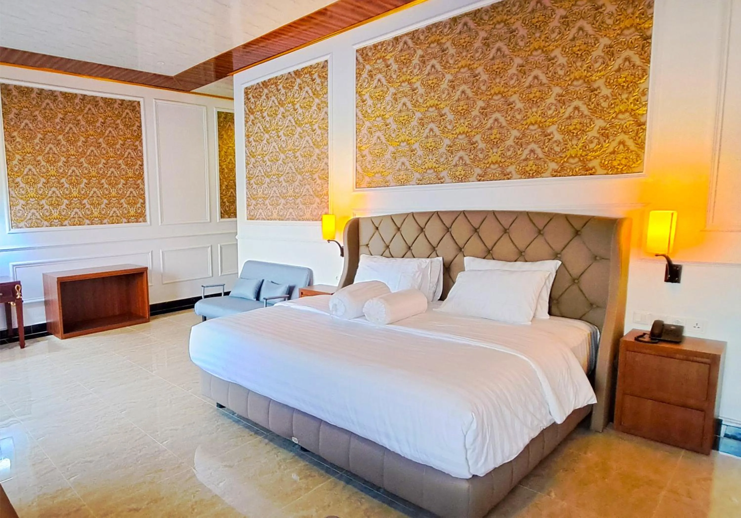 Bedroom, Bed in Gili Beachfront Suites