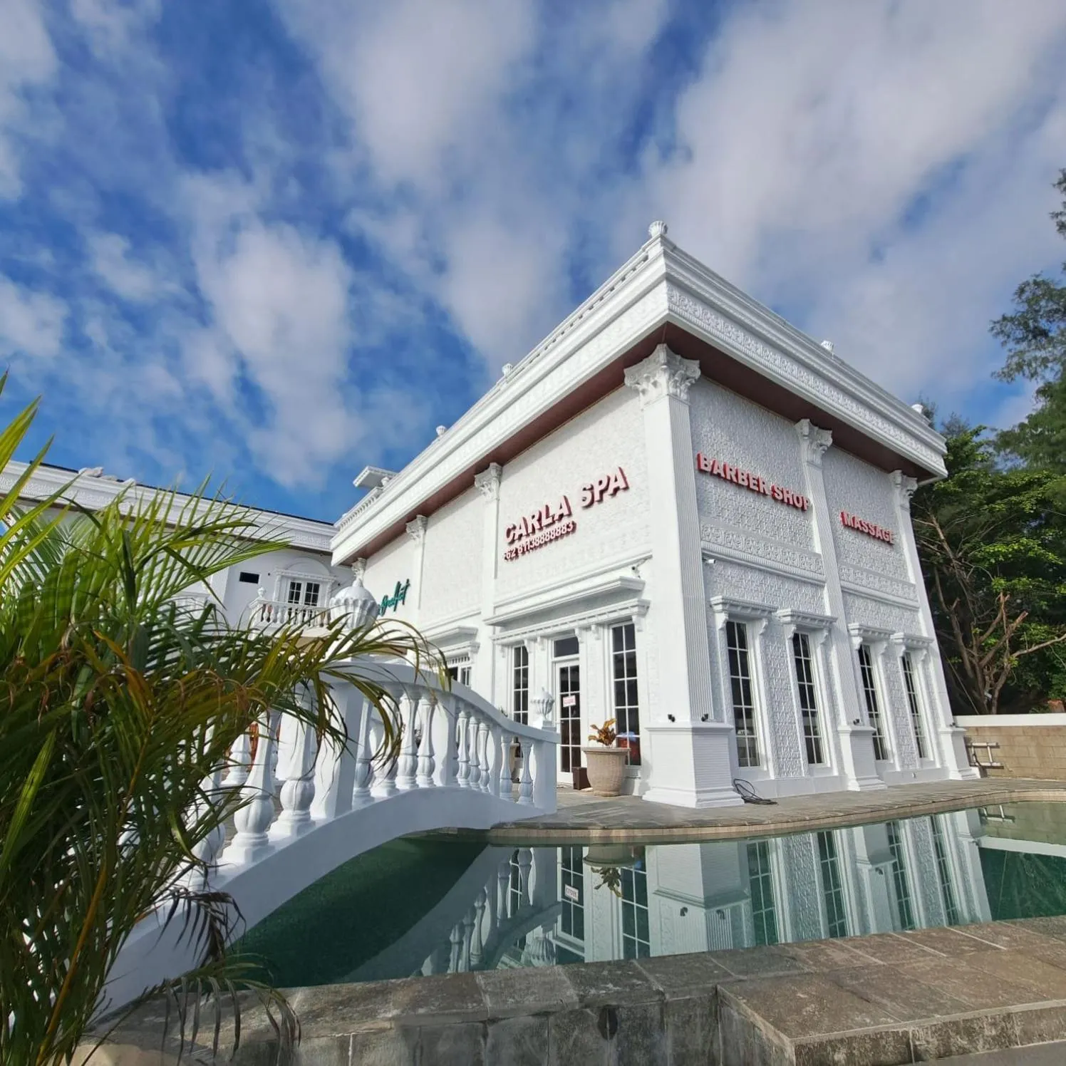 Property building in Gili Beachfront Suites