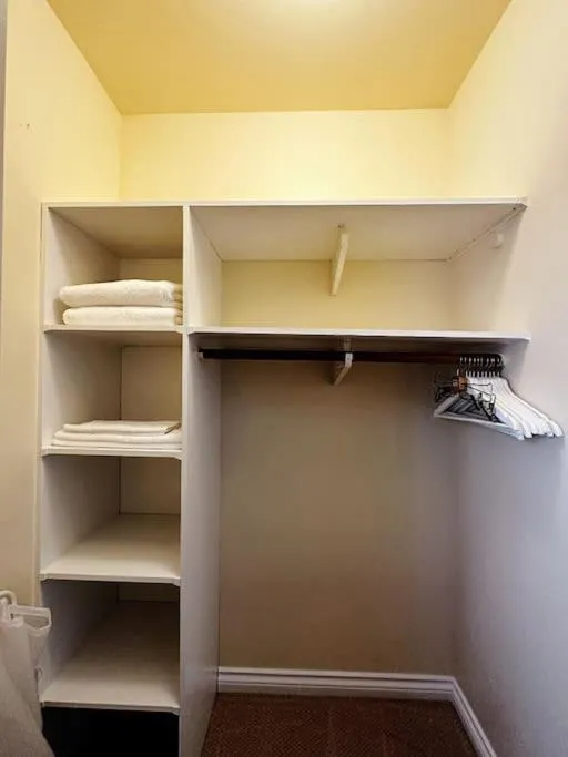wardrobe in Super Cosy 8Bed & 6Bath in Vancouver heart near to airport and DownTown