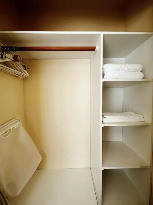 towels in Super Cosy 8Bed & 6Bath in Vancouver heart near to airport and DownTown