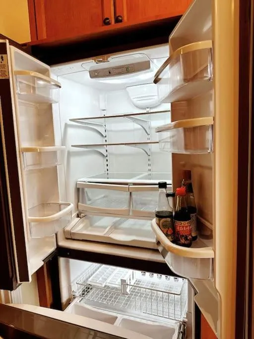 Kitchen or kitchenette in Super Cosy 8Bed & 6Bath in Vancouver heart near to airport and DownTown