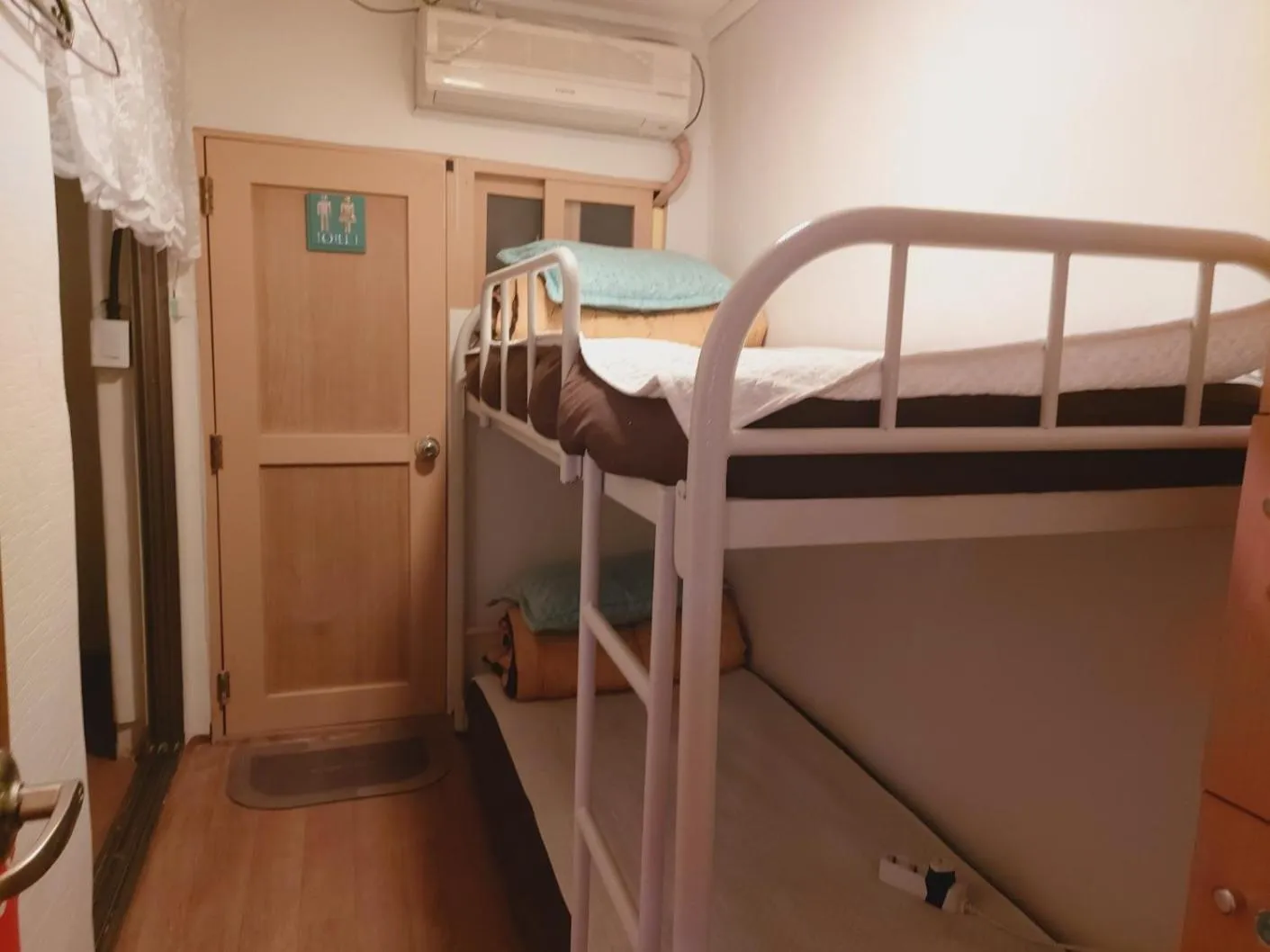 Bed in Seoul Guesthouse Foreigners Only