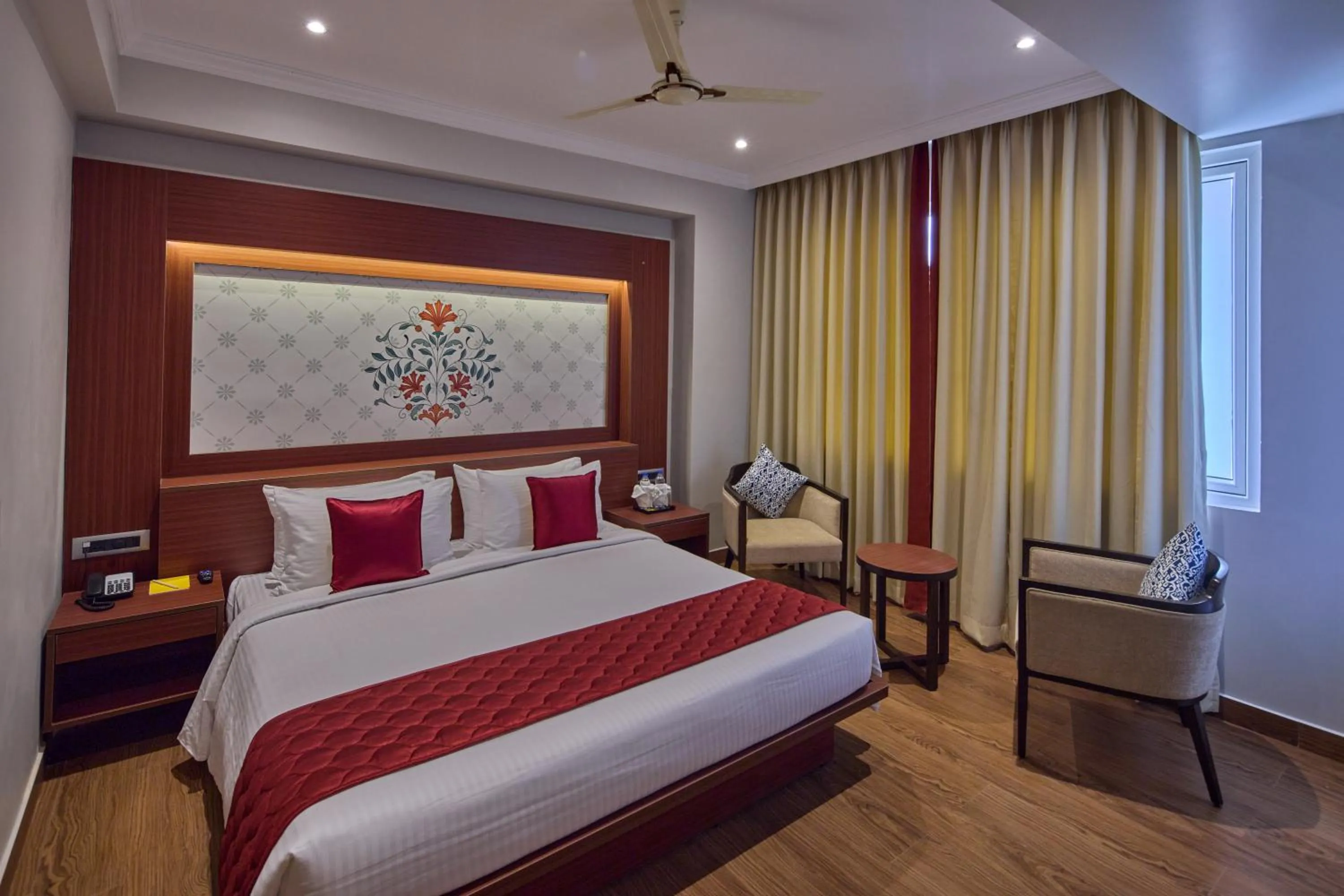 Bedroom, Bed in Golden Tulip Tirupati
