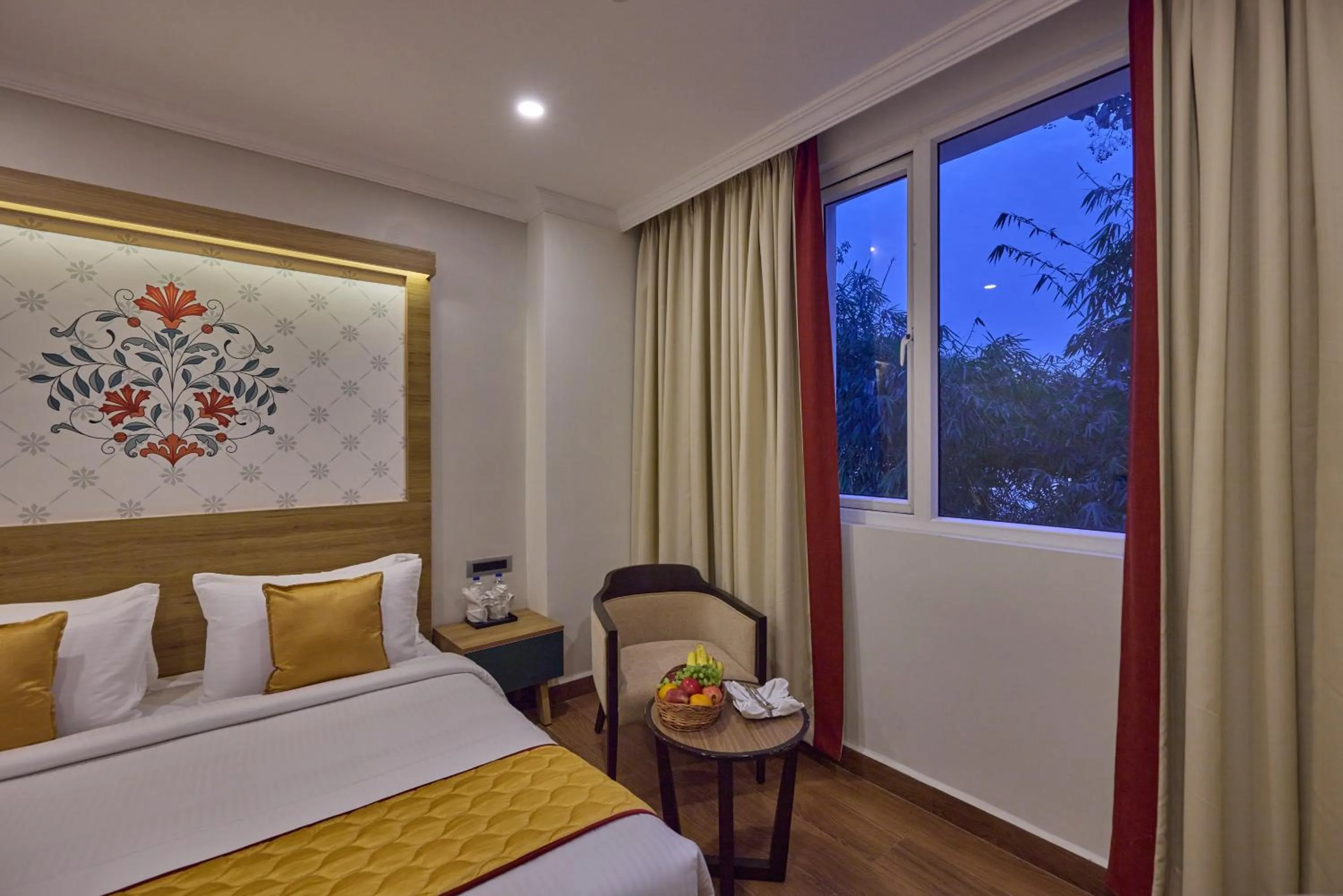 Bedroom, Bed in Golden Tulip Tirupati