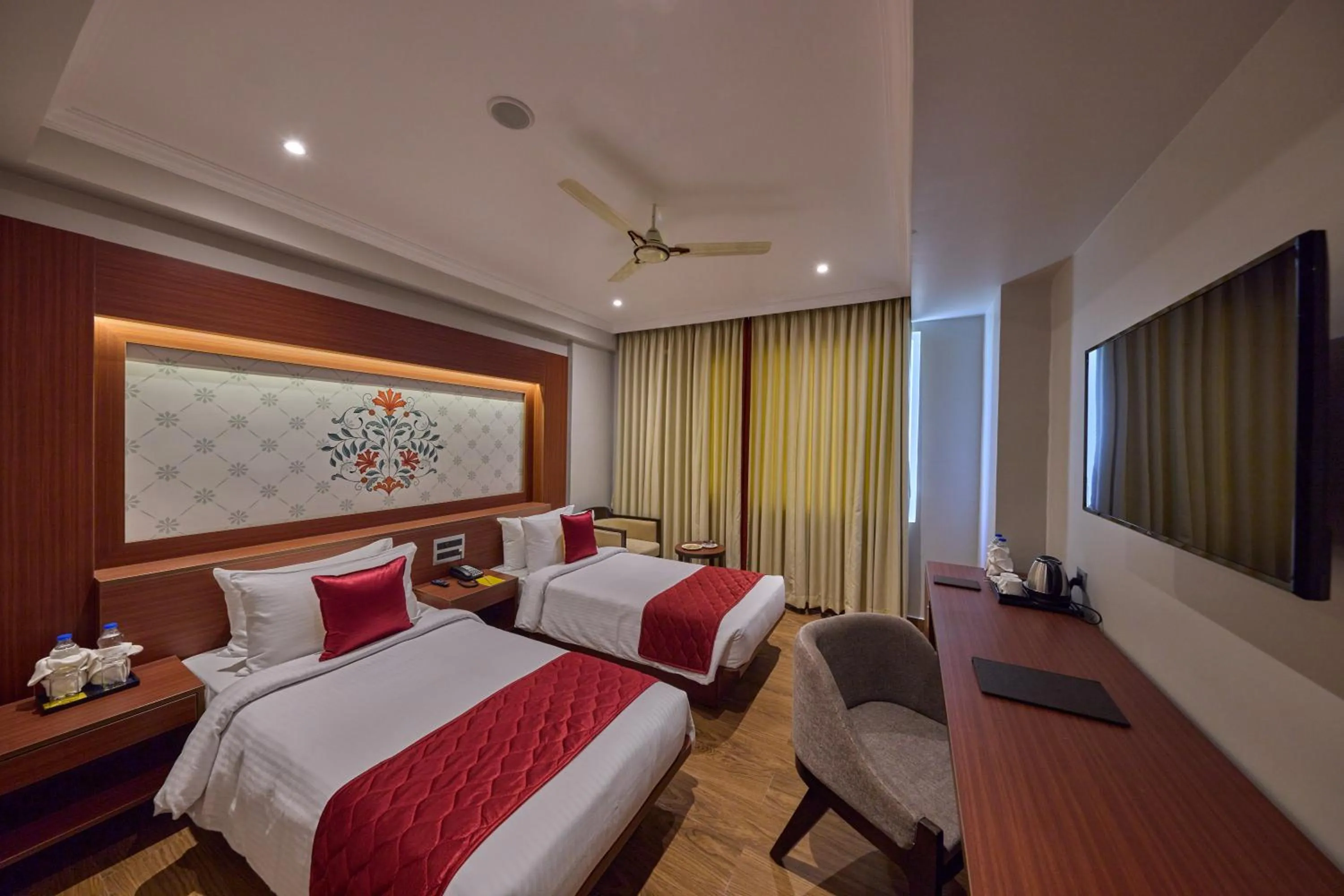 Bedroom, Bed in Golden Tulip Tirupati