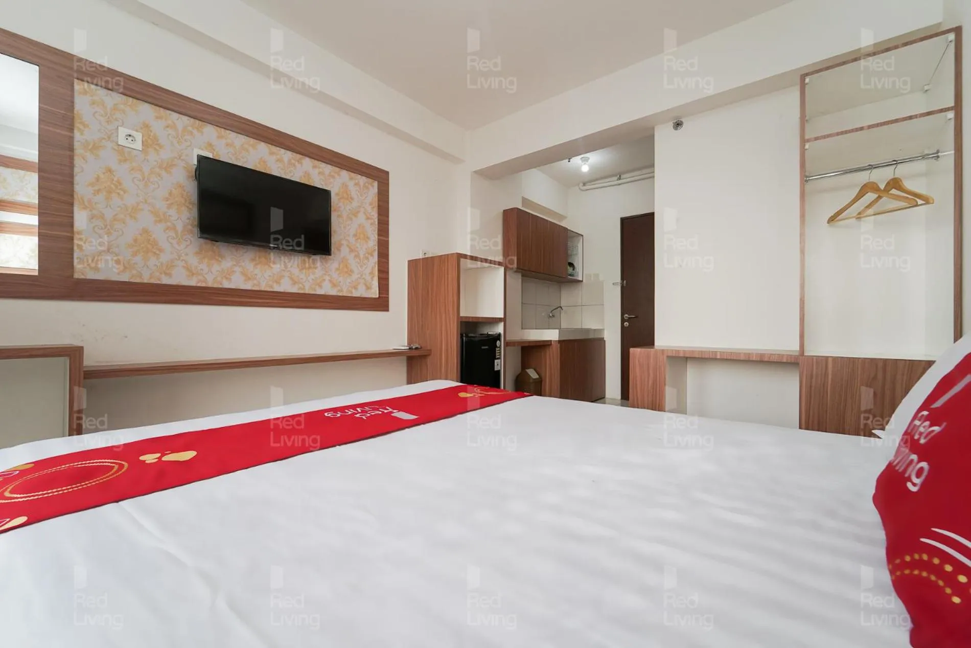 Bedroom, Bed in RedLiving Apartemen Riverview Residence - Alima View Tower Mahakam