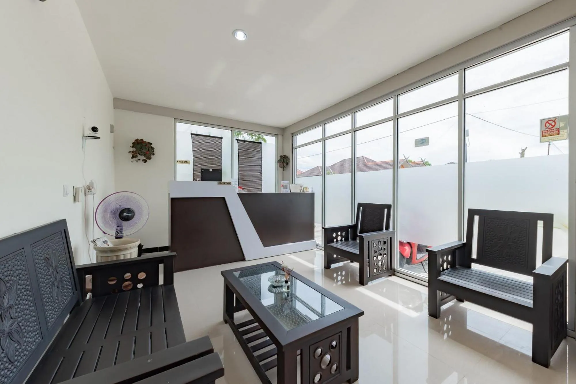 Lobby or reception in Urbanview Hotel Diamond Malai Permata near Universitas Palangkaraya