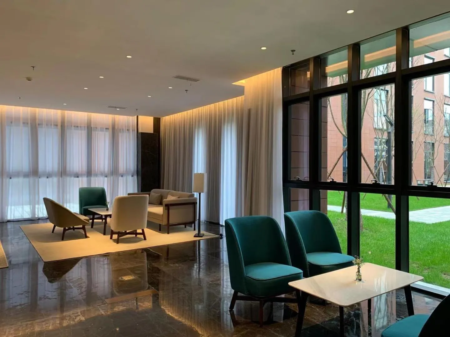 Seating area in S&N Yiting Hotel Taizhou