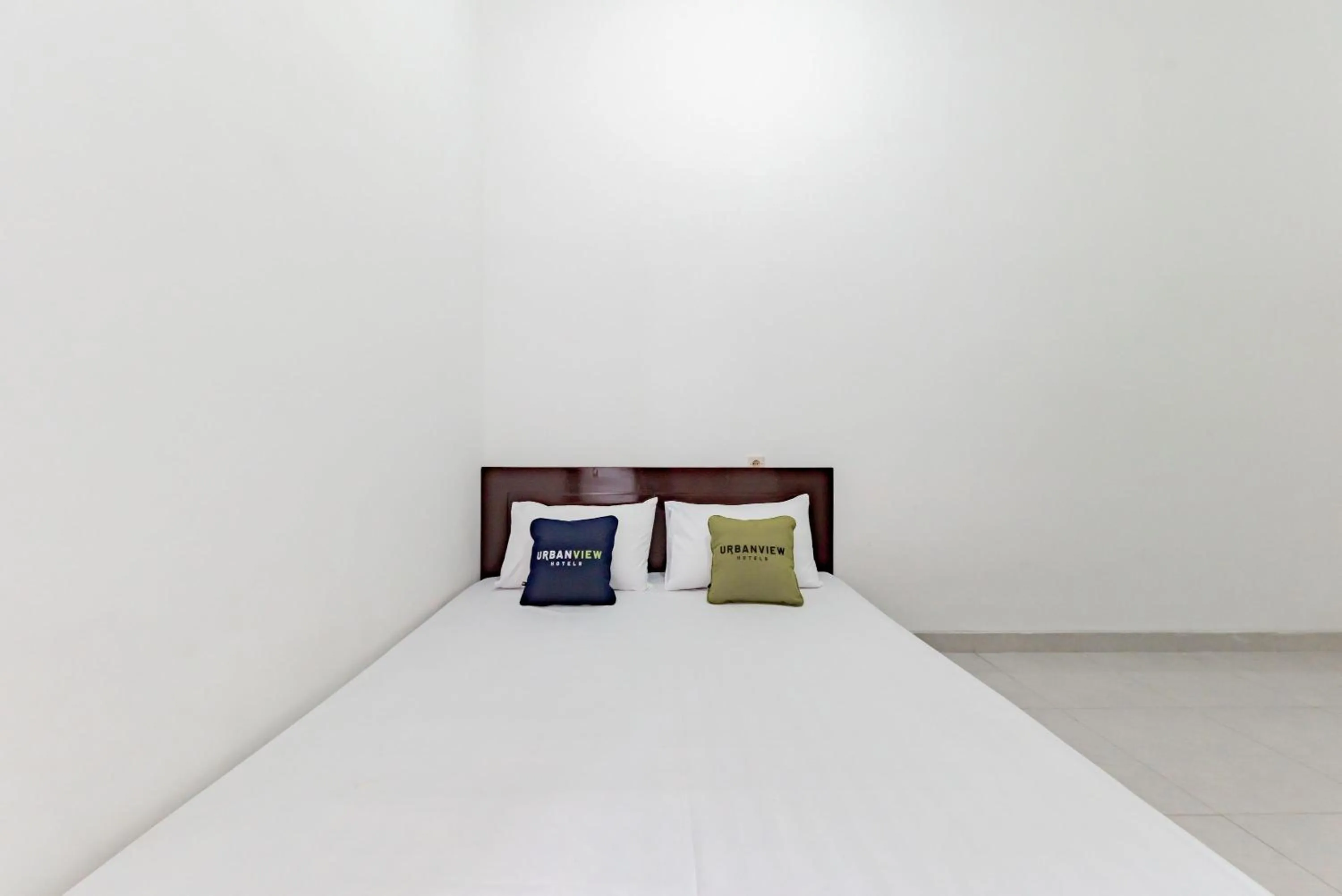 Bedroom, Bed in Urbanview Hotel Sabar Residence CSB Mall