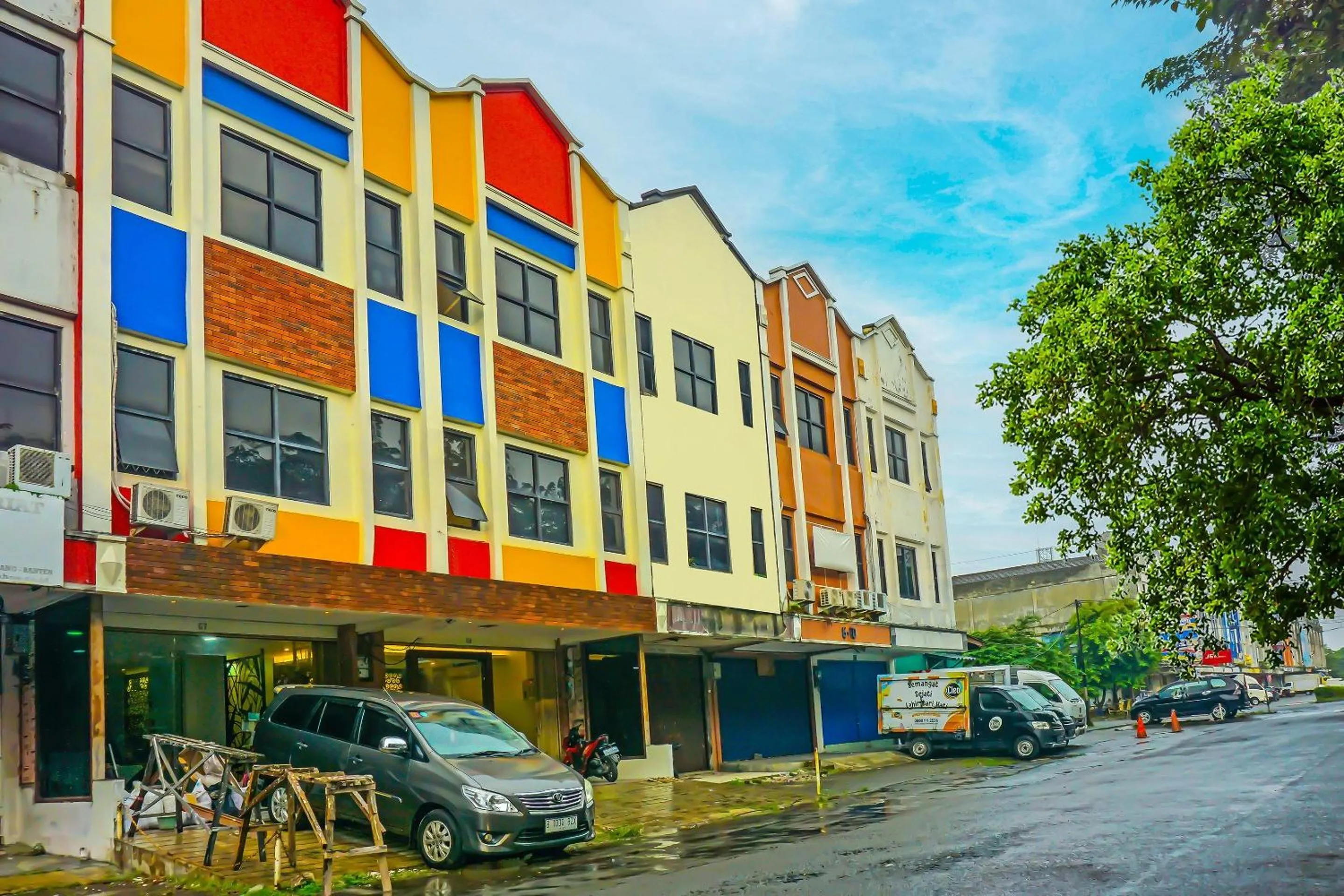 Facade/entrance in Hotel O Orienchi 3
