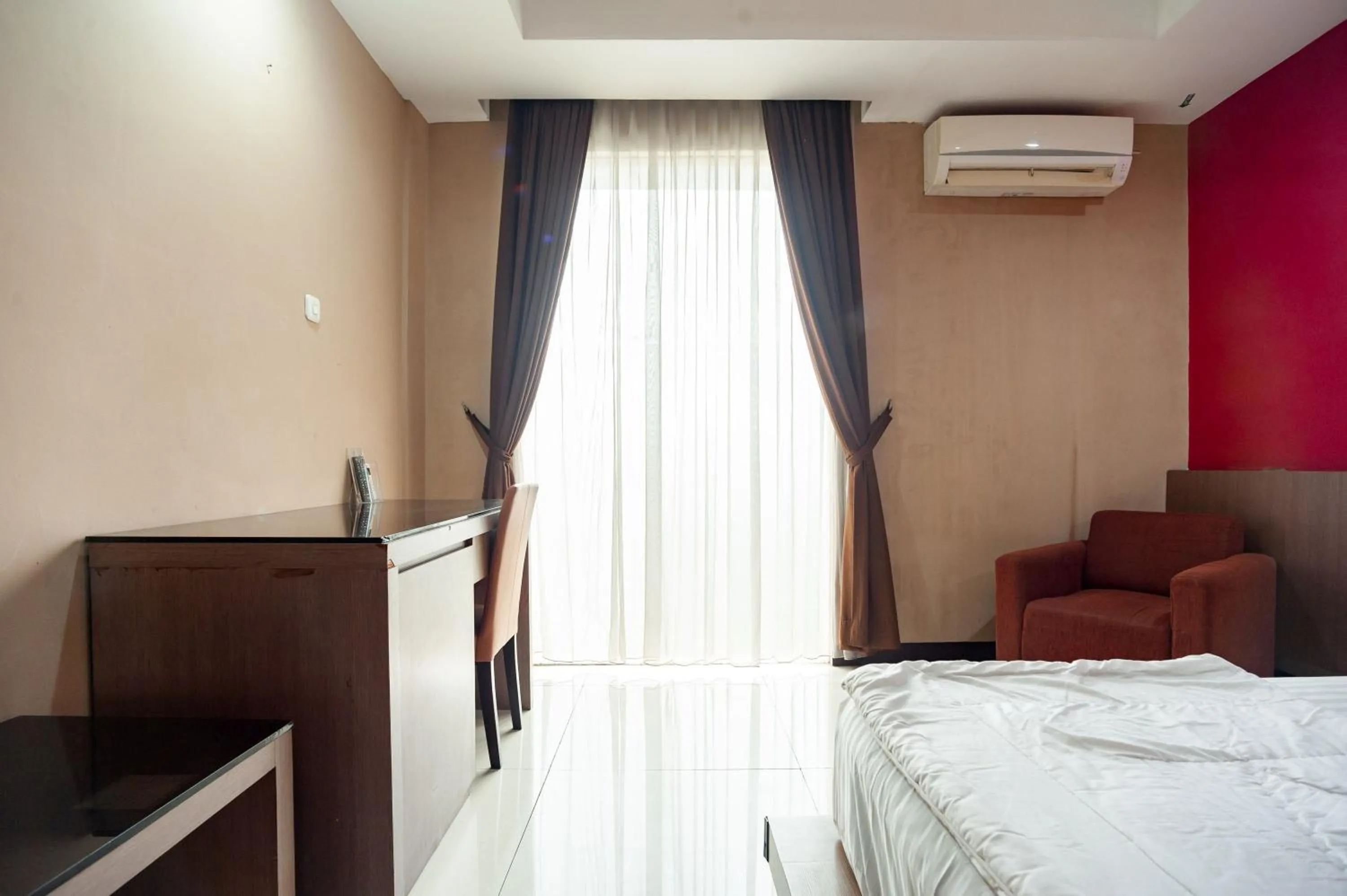 Bedroom, Bed in Safwah Bintaro Syariah Mitra RedDoorz